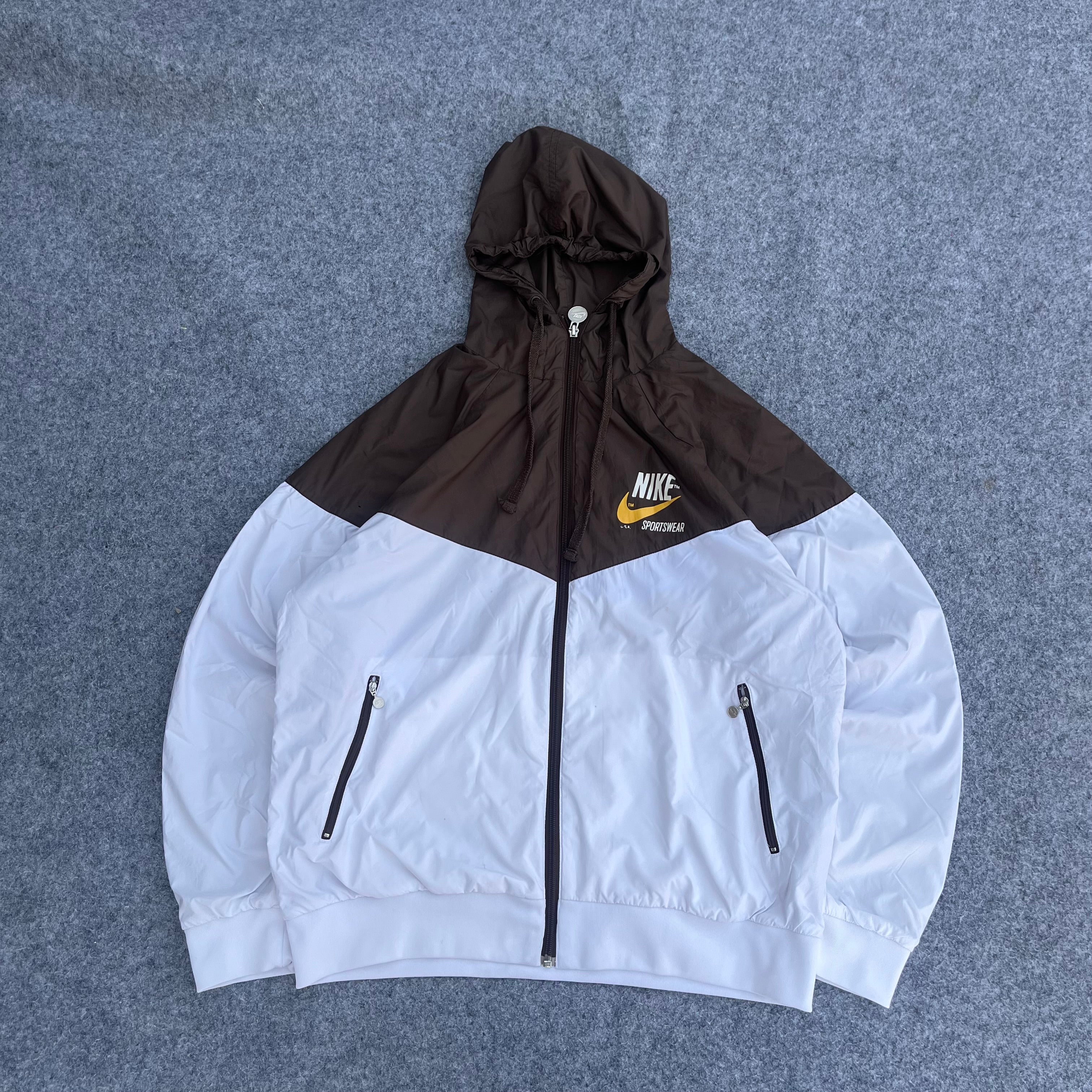 NIKE (58)