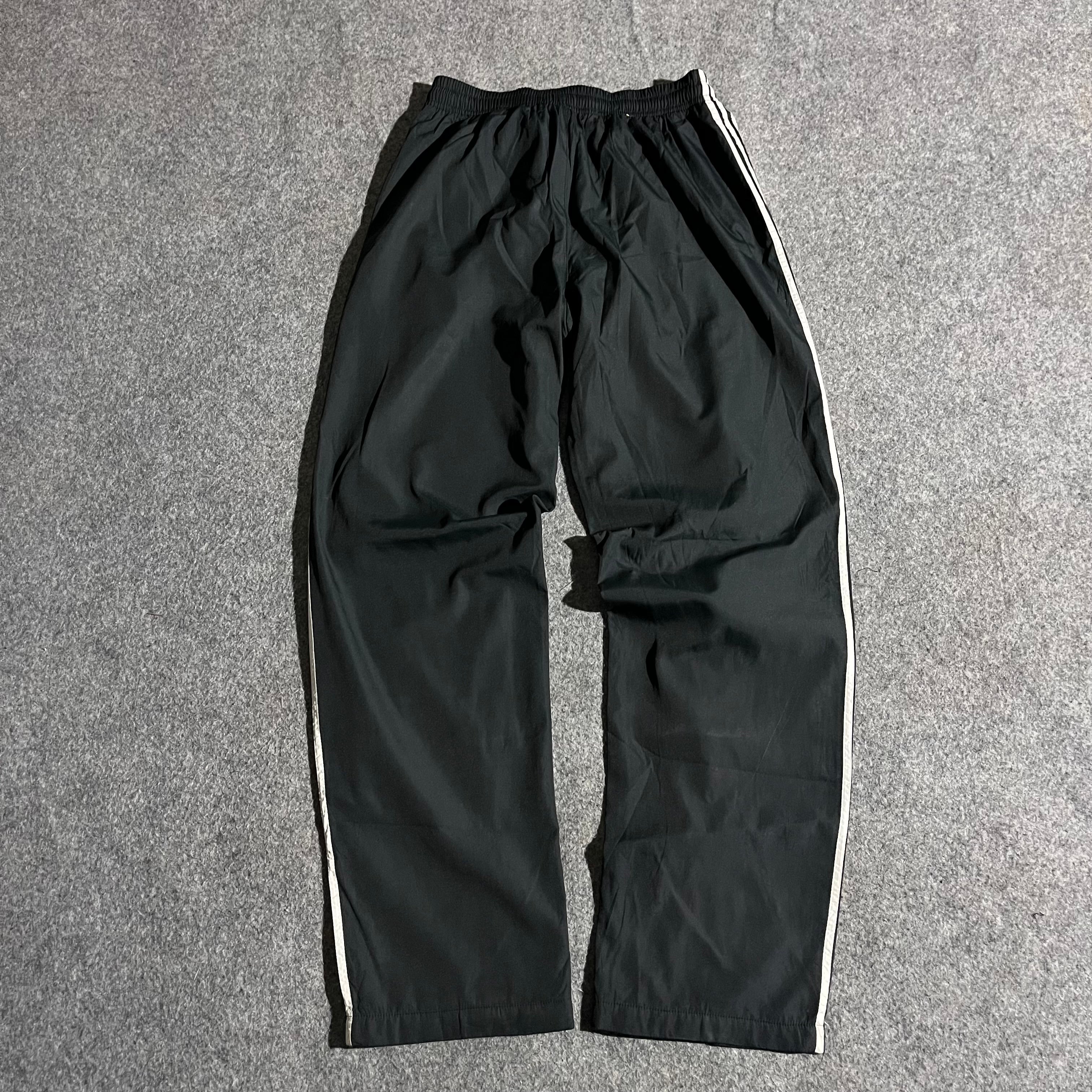 BLACK ADIDAS