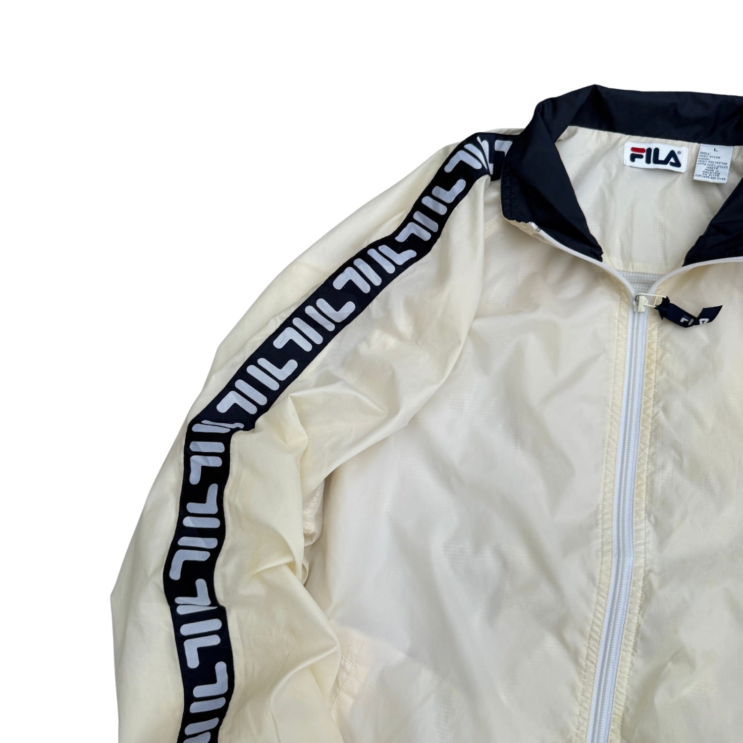90S VINTAGE FILA WINDBREAKER (RARE)(120)