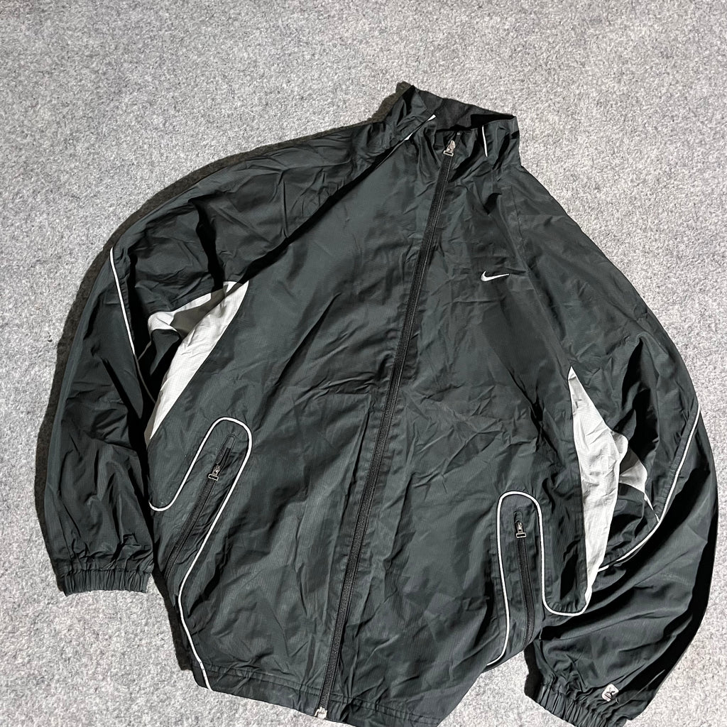 VINTAGE BLACK NIKE