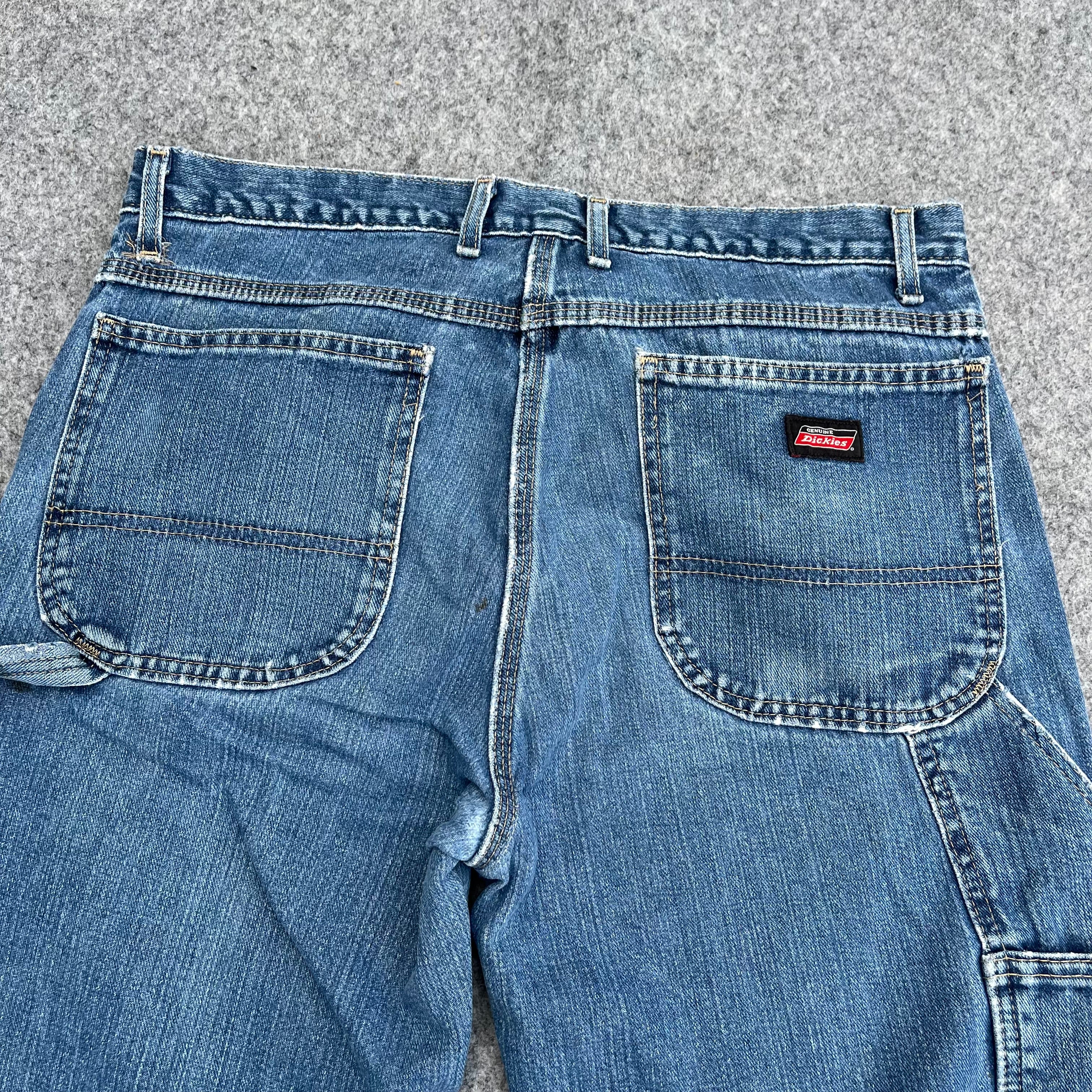 DICKIES (110)