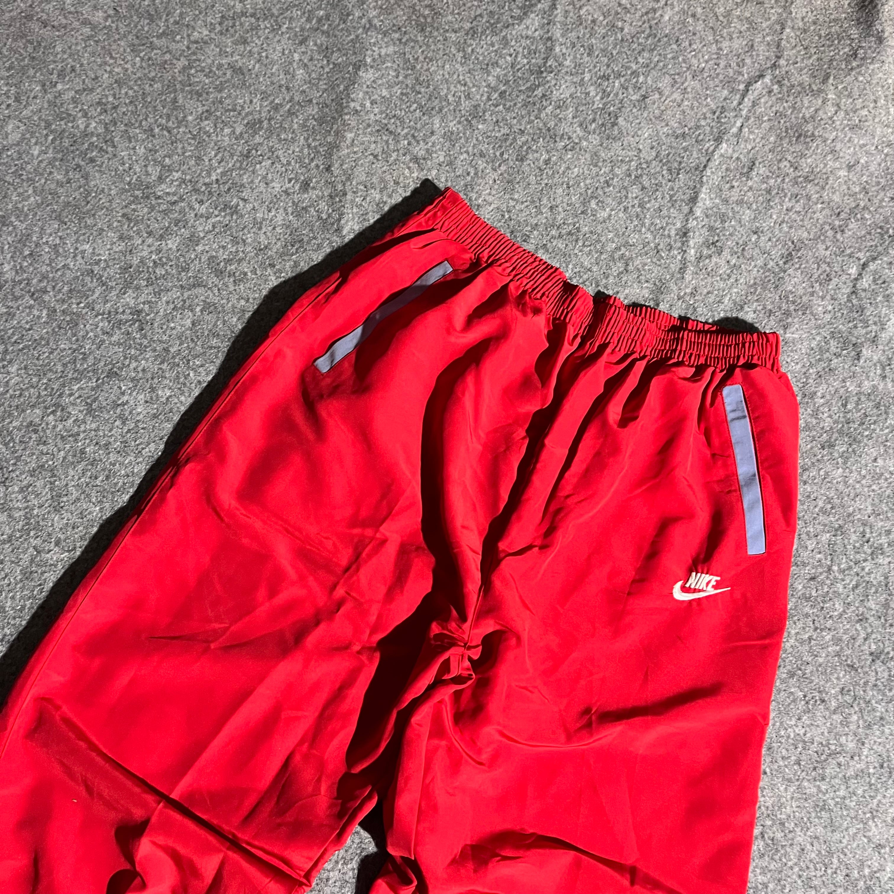 RED NIKE