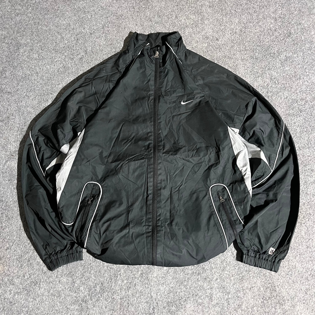 VINTAGE BLACK NIKE