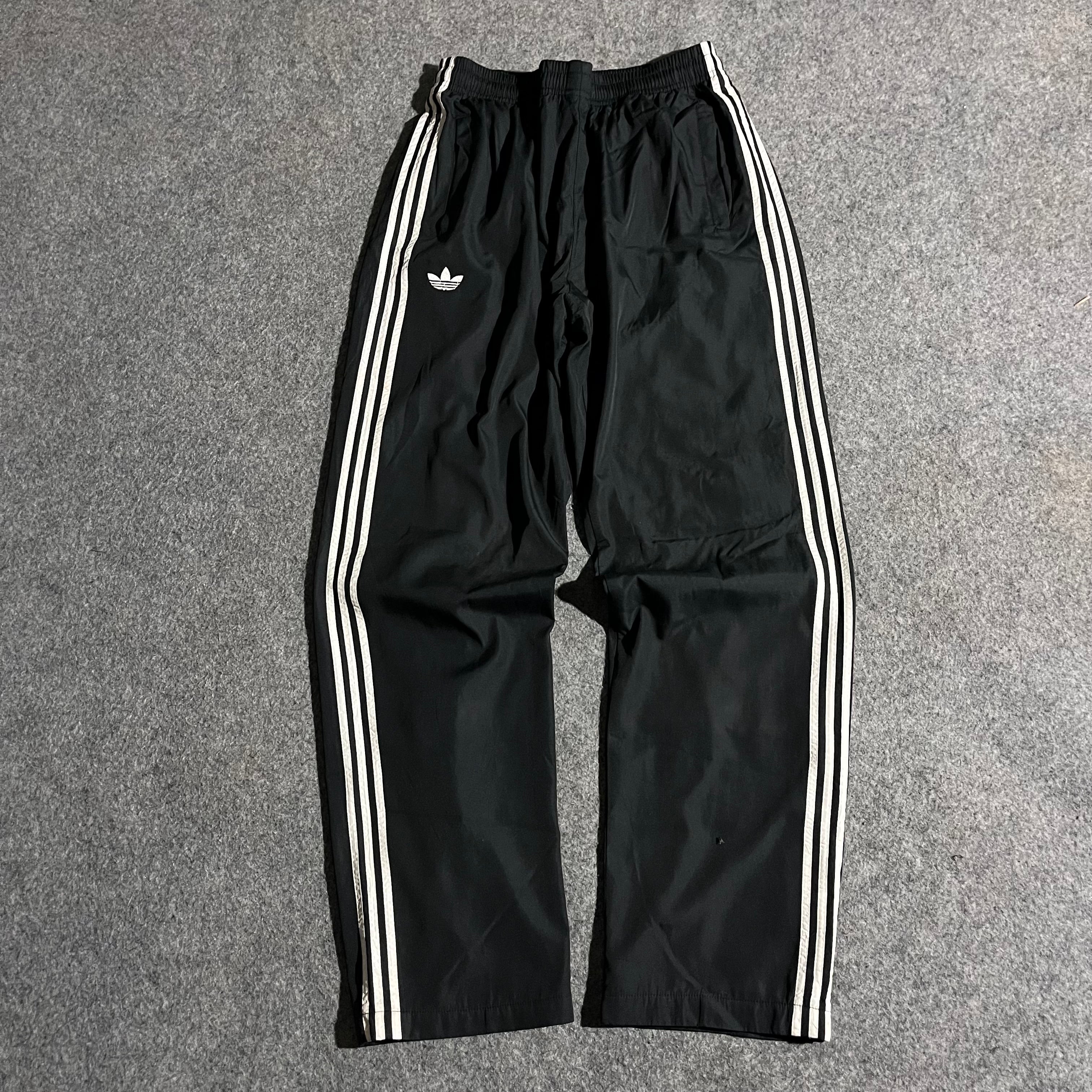 BLACK ADIDAS