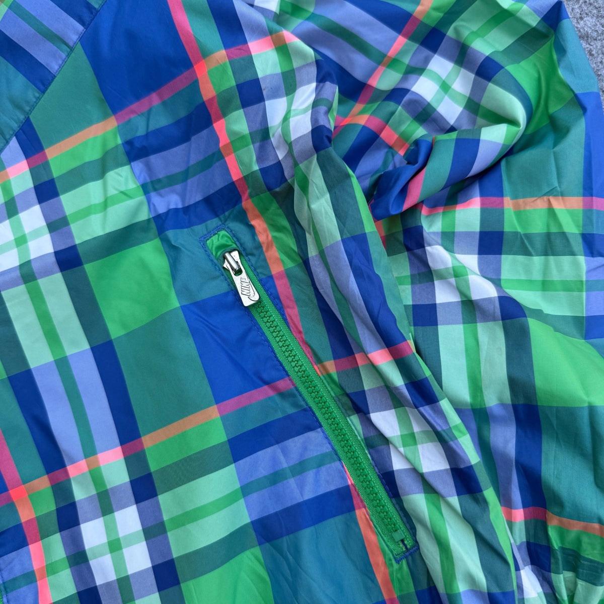 NIKE WINDCHEATER (658)