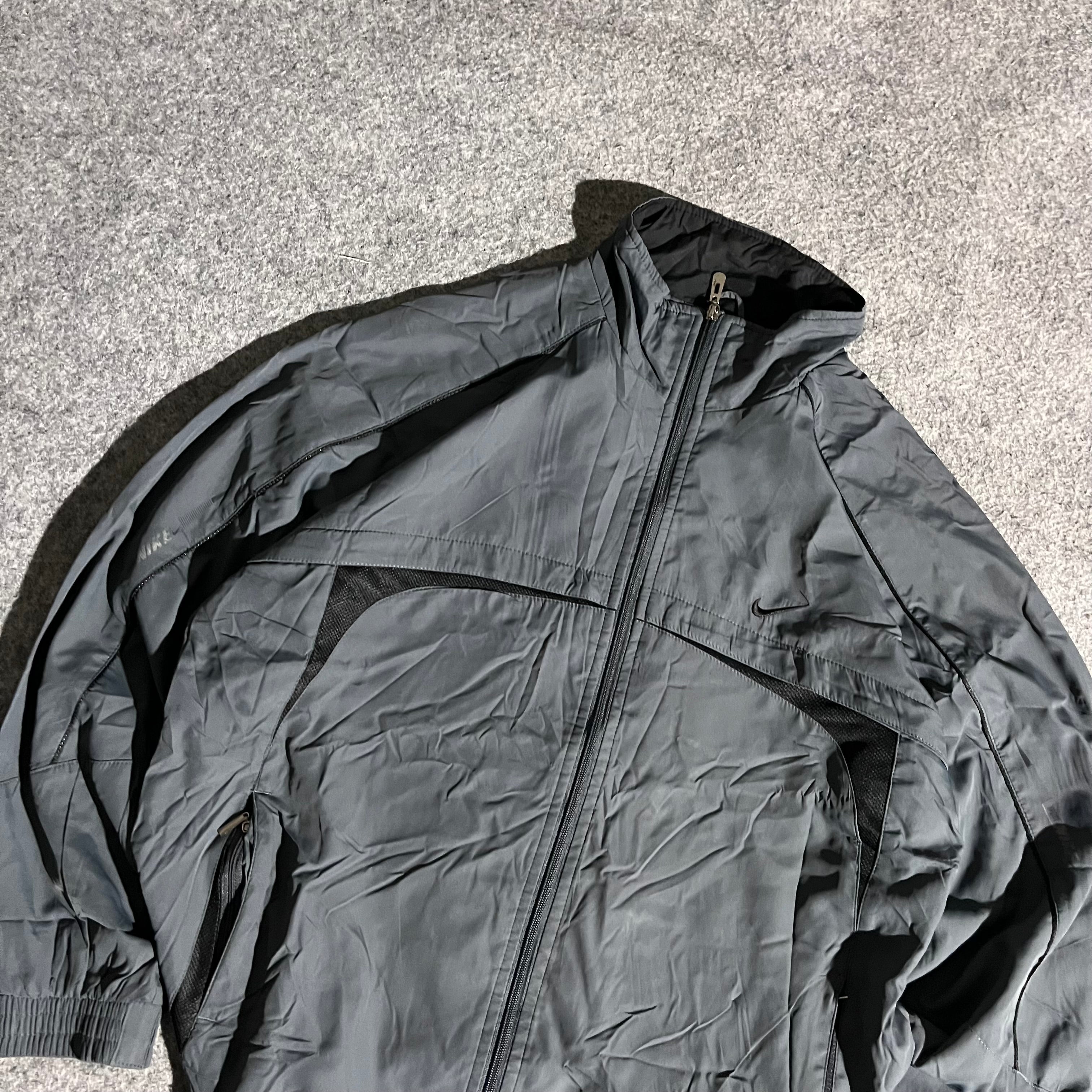 GRY VINTAGE NIKE