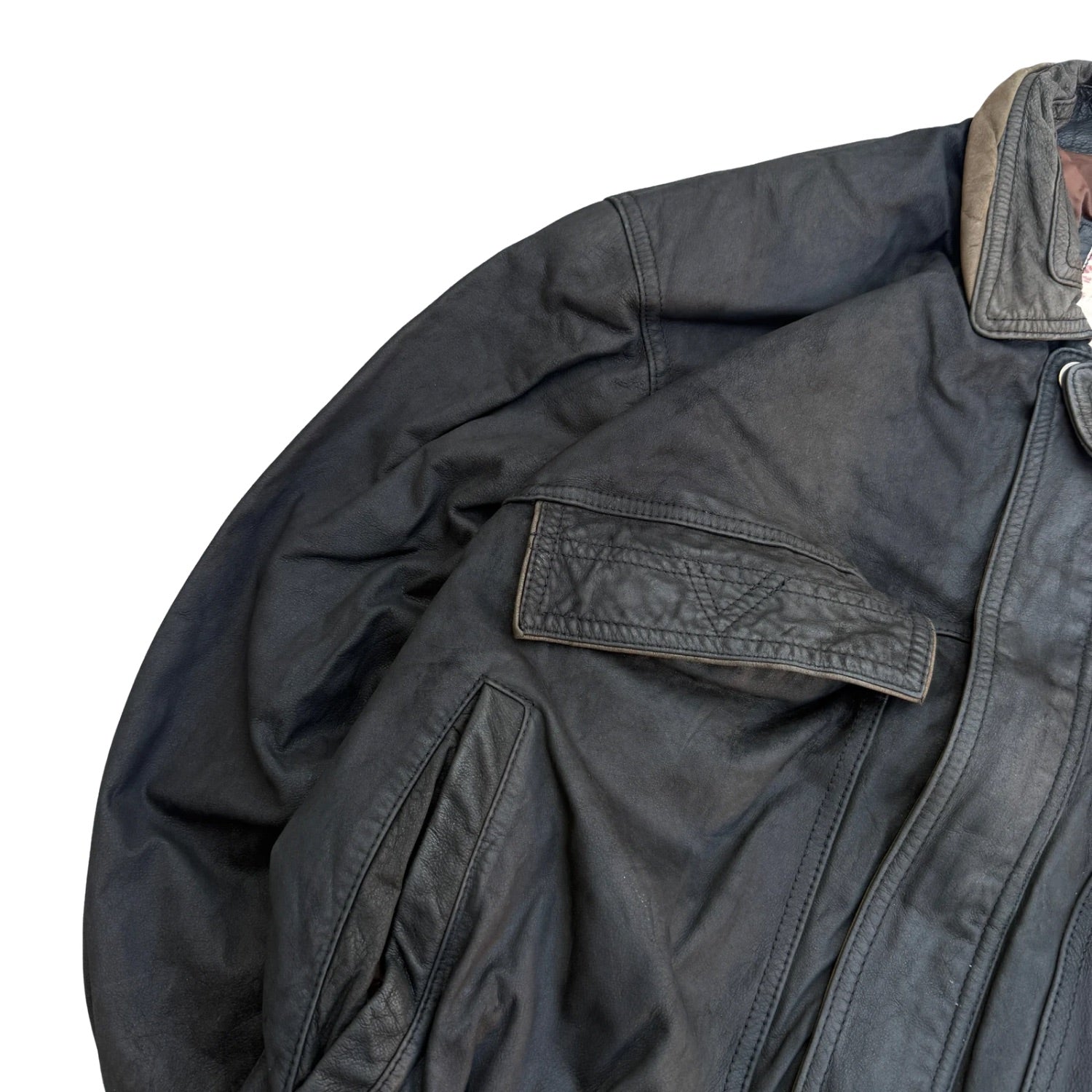 VINTAGE BLACK LEATHER (42)