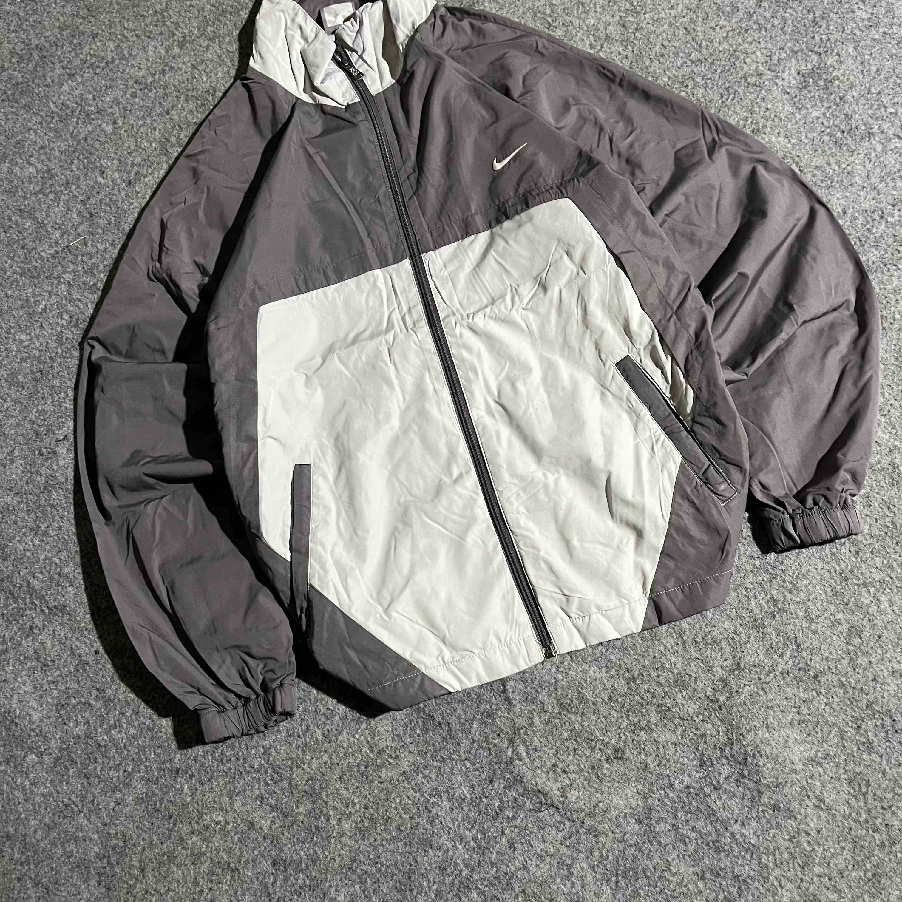 VINTAGE BEST NIKE
