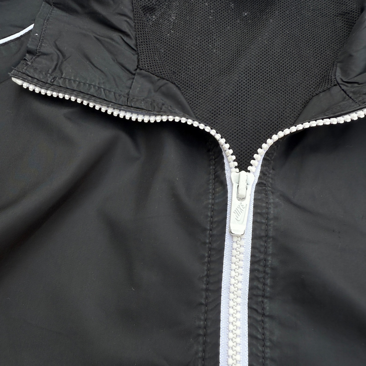 NIKE WINDCHEATER (644)