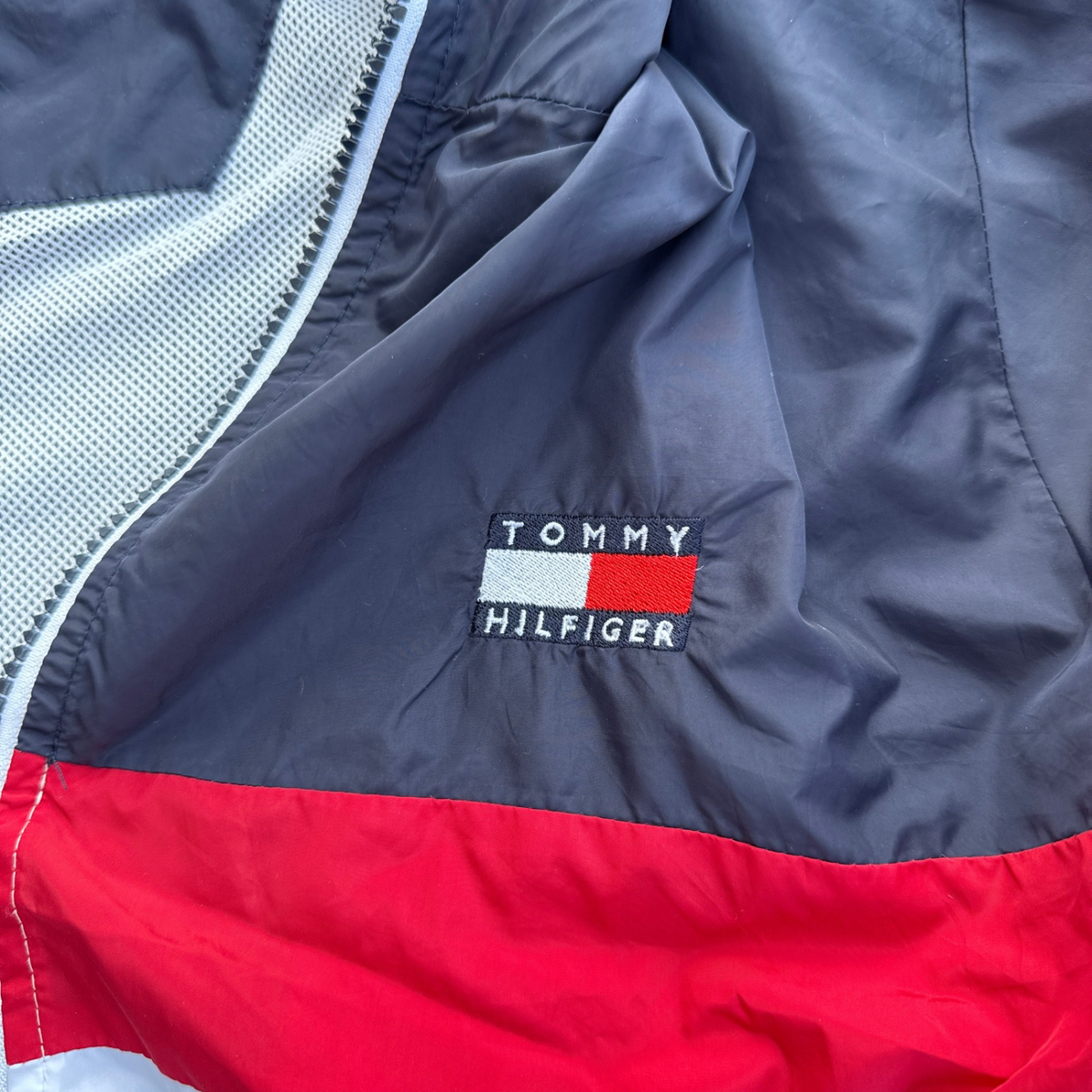 TOMMY HILFIGER (780)