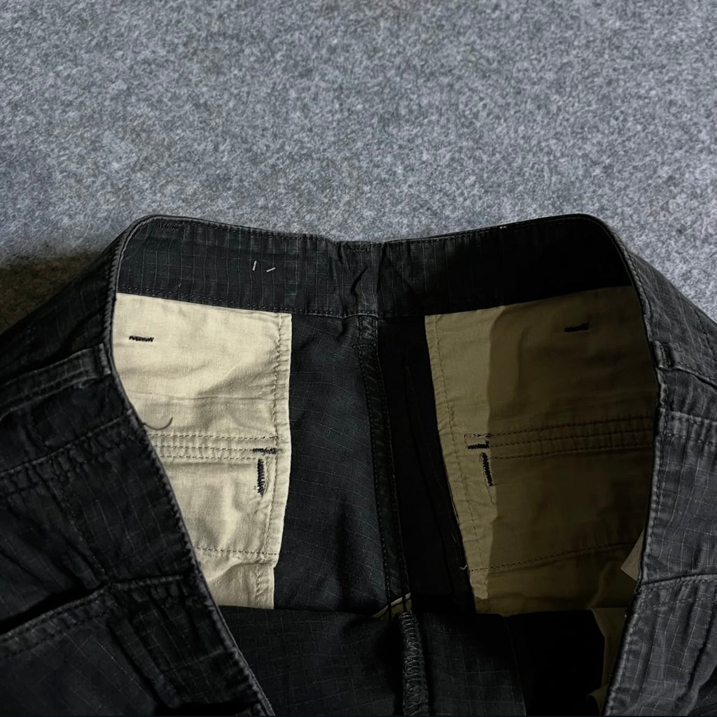 VINTAGE BLACK CARHARTT CARGO
