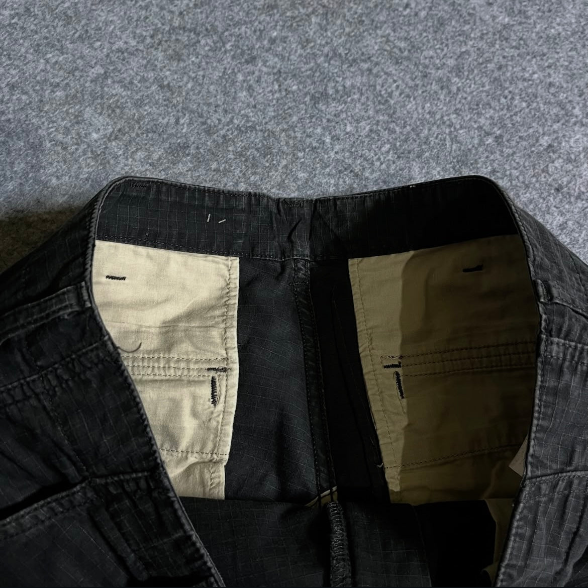 VINTAGE BLACK CARHARTT CARGO
