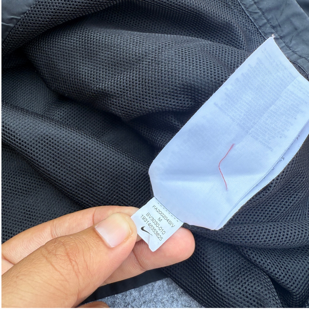 NIKE WINDCHEATER (644)
