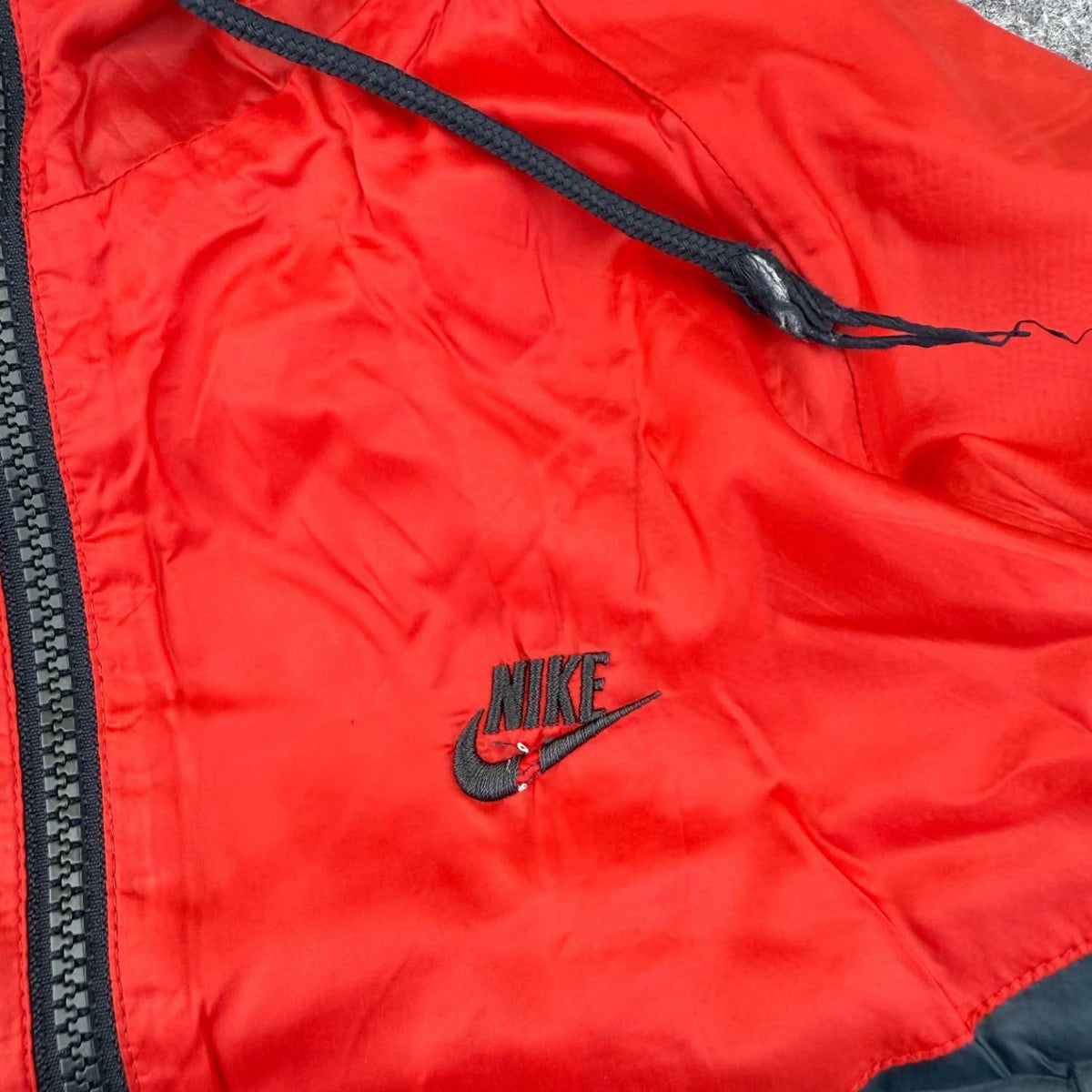 NIKE WINDCHEATER (498)