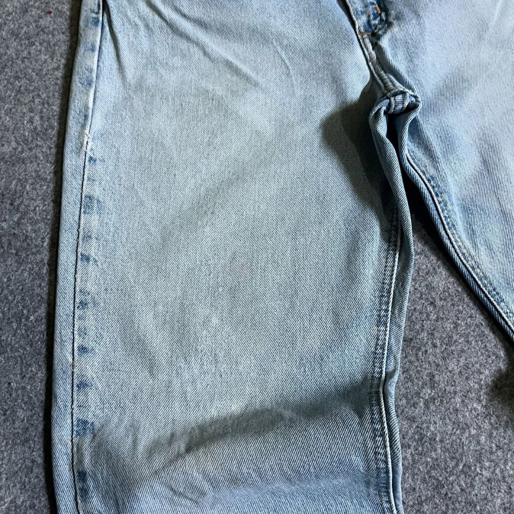 LIGHT WASH CARHARTT