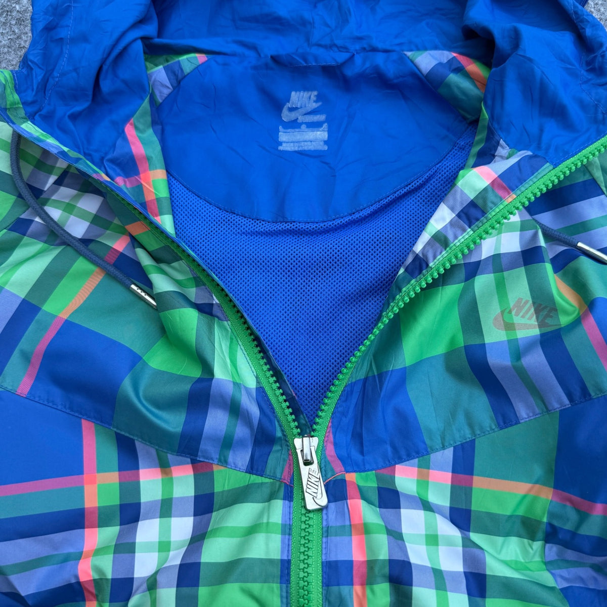 NIKE WINDCHEATER (658)