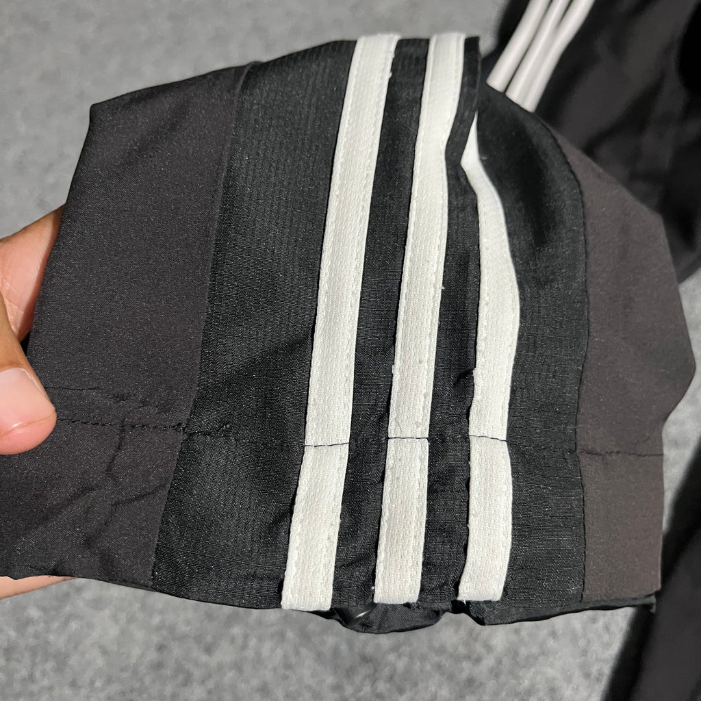 BLACK ADIDAS