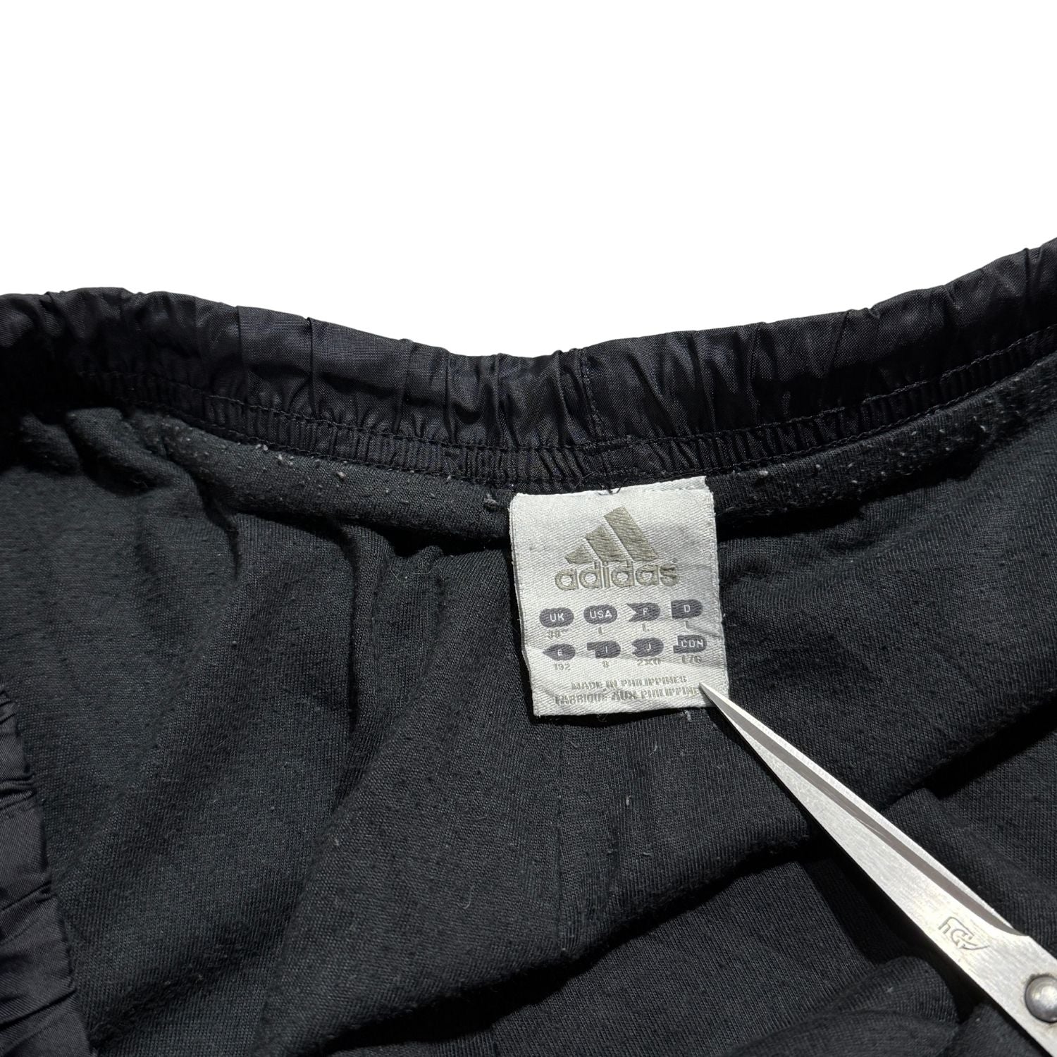 VINTAGE BLACK ADIDAS (127)