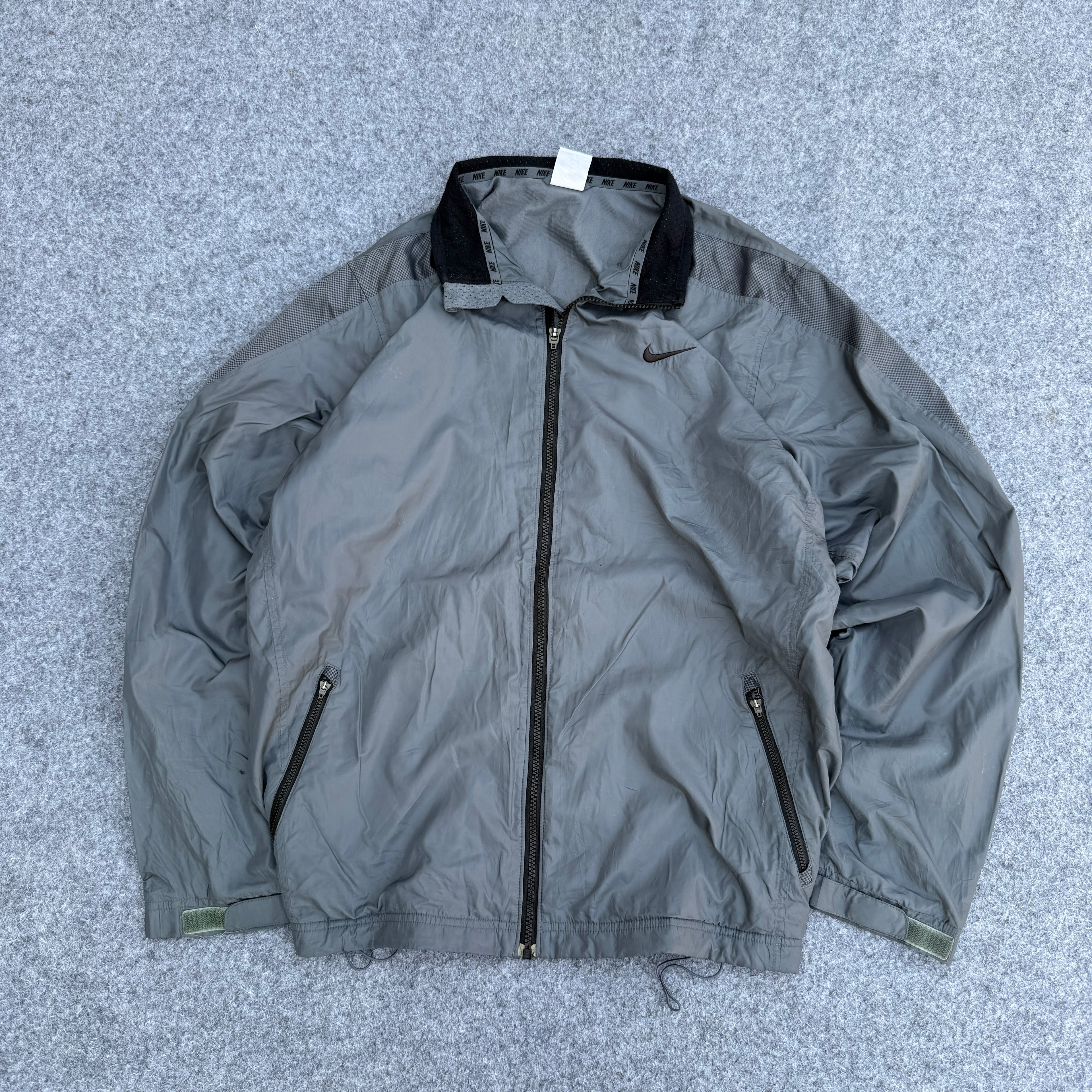 NIKE (40)