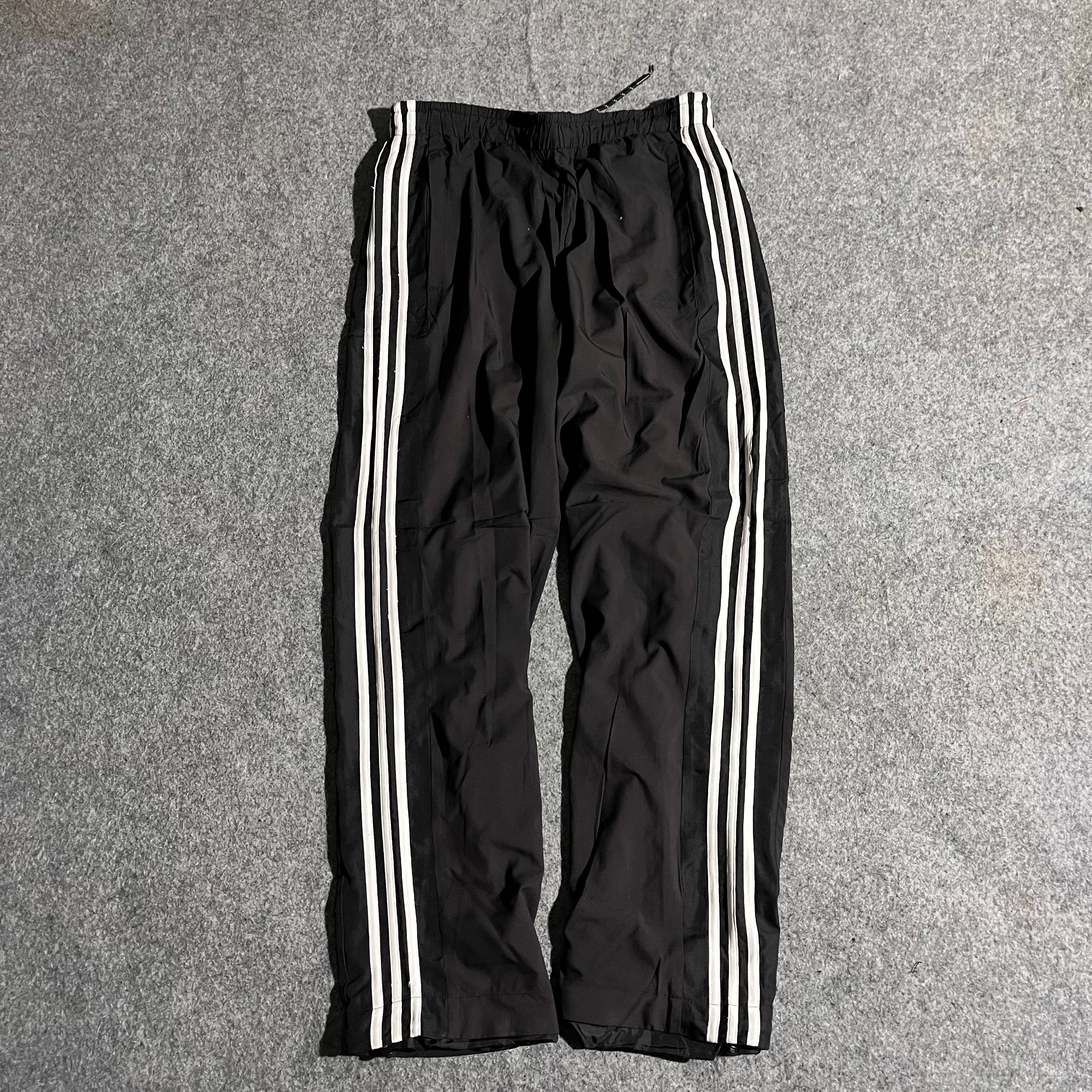 BLACK ADIDAS