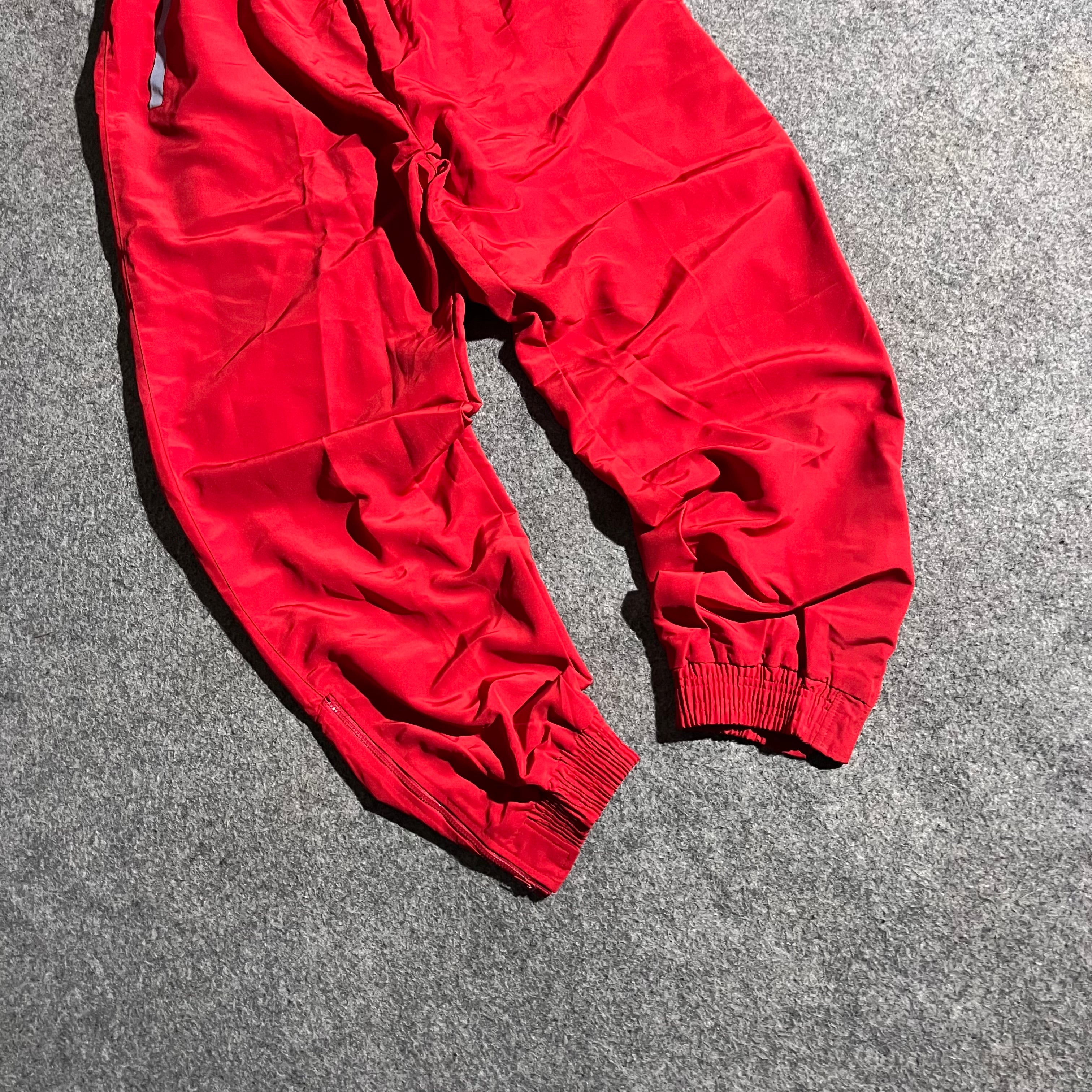 RED NIKE