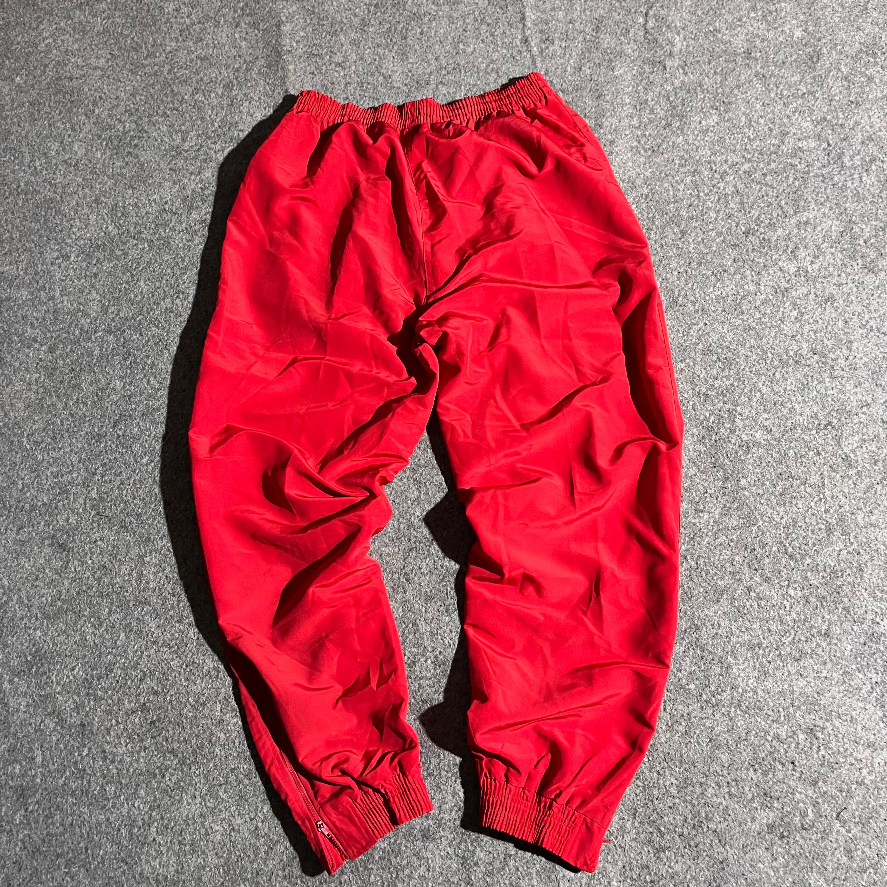 RED NIKE