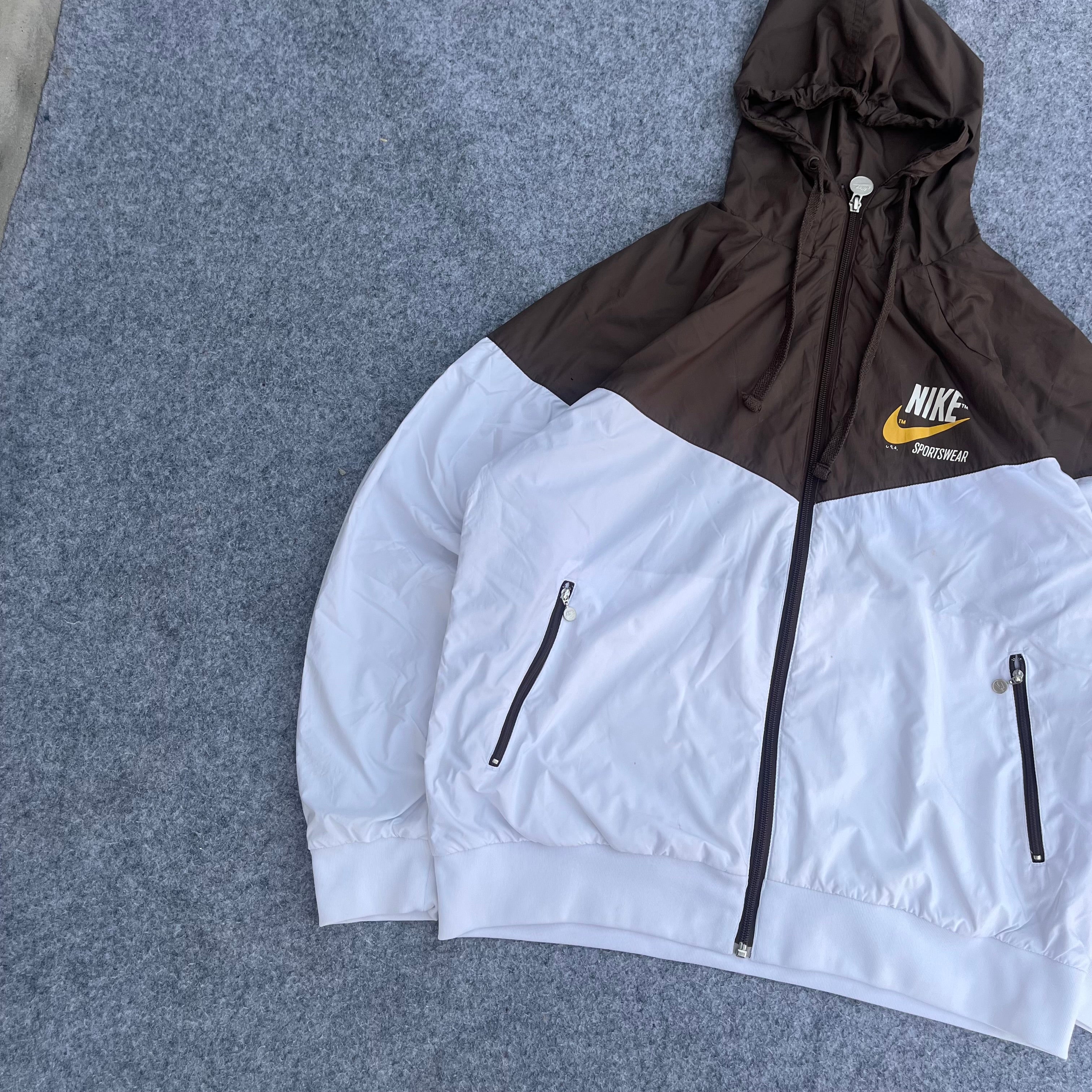 NIKE (58)