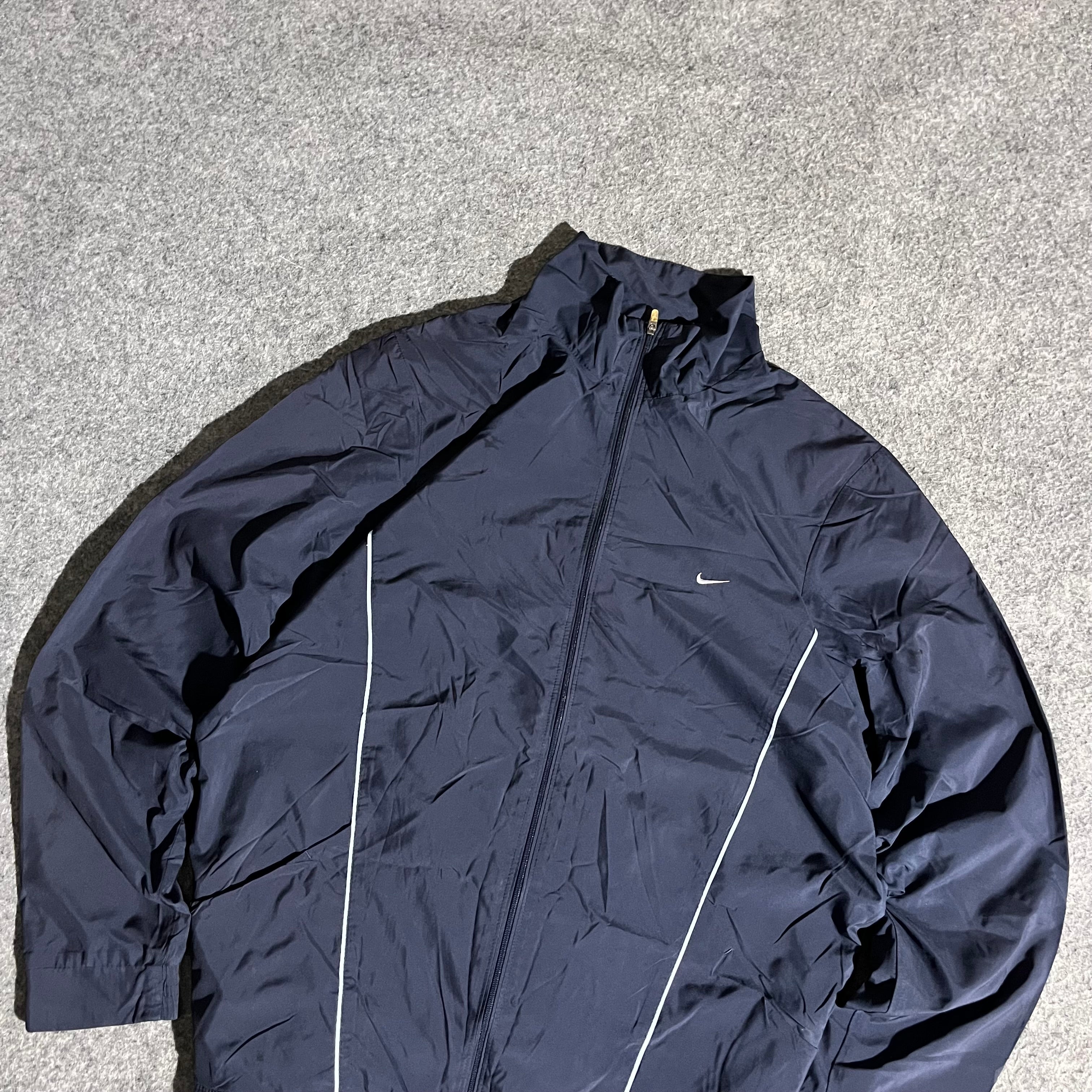 VINTAGE NIKE