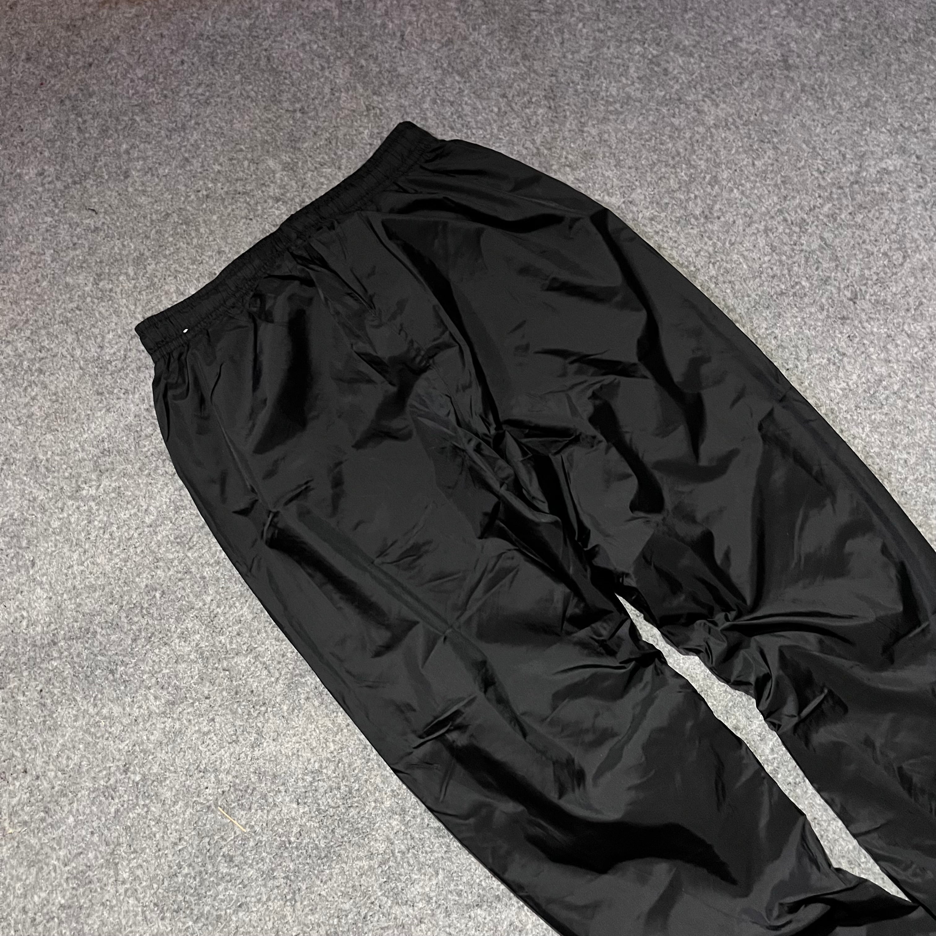 VINTAGE BLACK NIKE