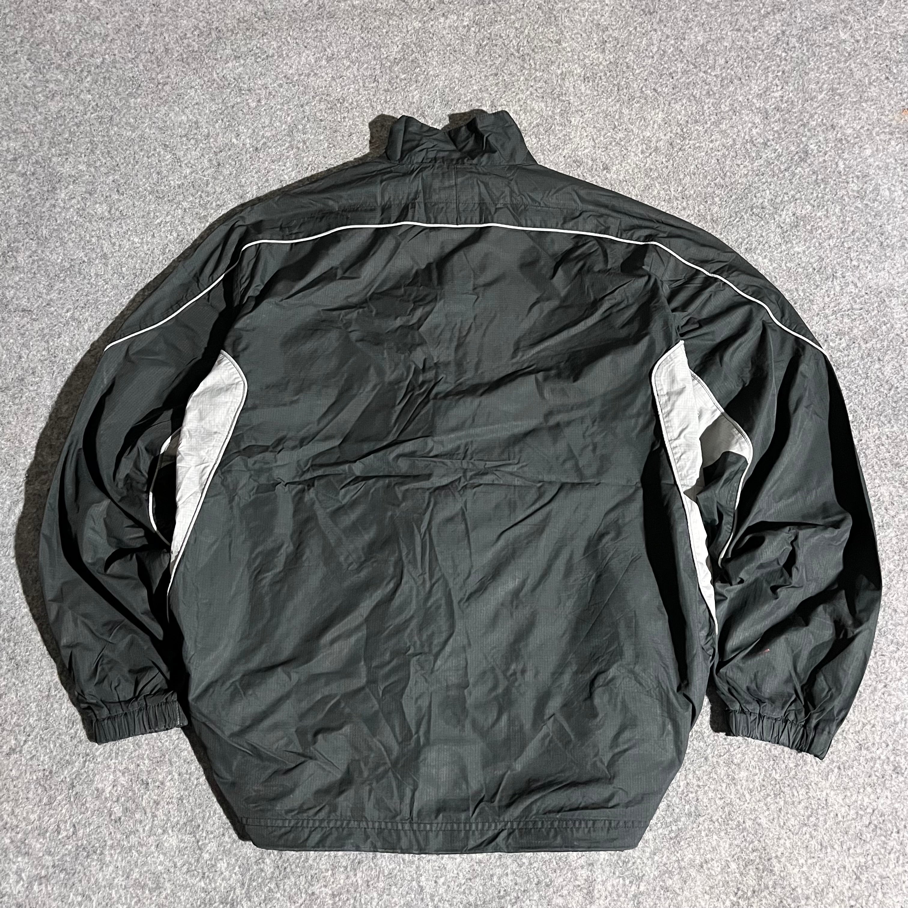 VINTAGE BLACK NIKE