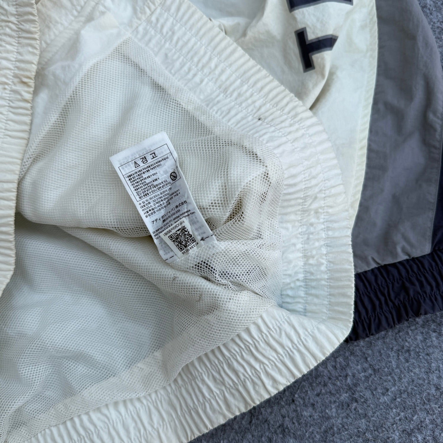 ADIDAS OFF  WHITE JACKET (67)