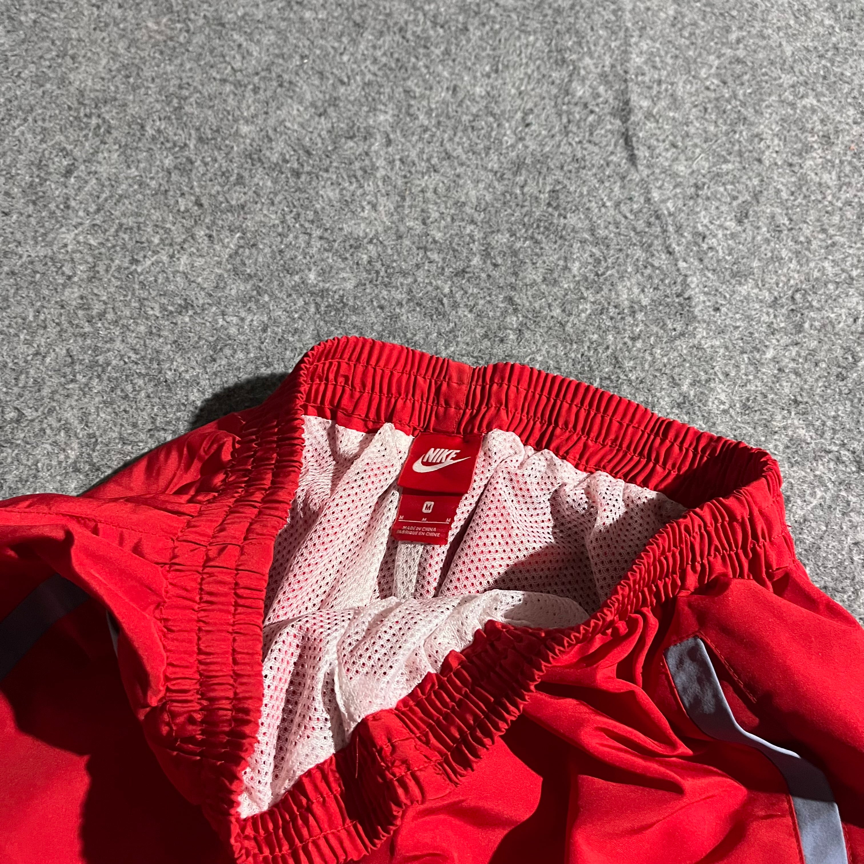 RED NIKE