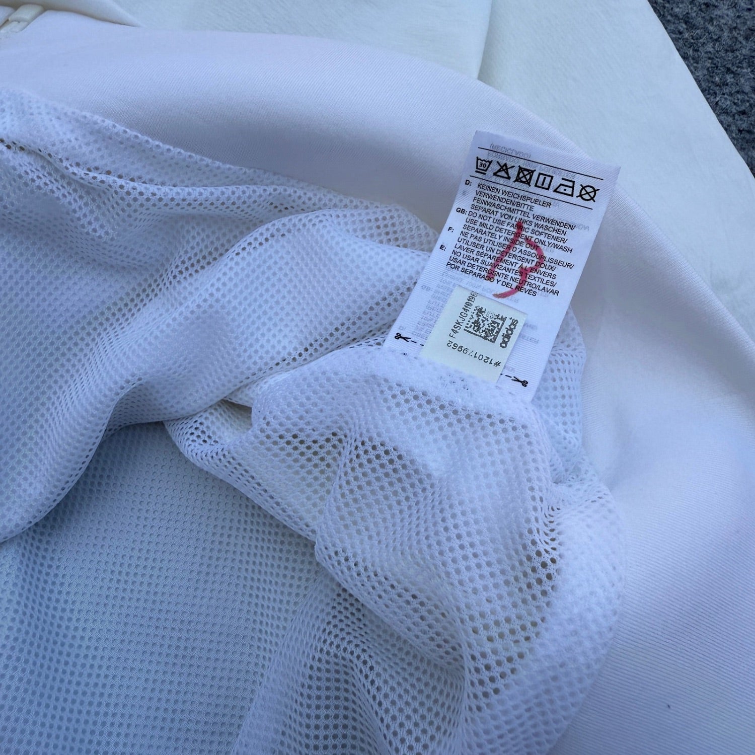 ADIDAS RARE WINDCHEATER (476)