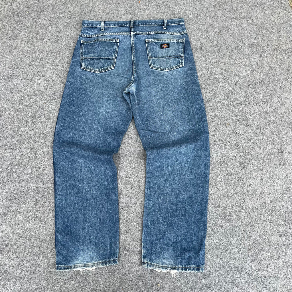 DICKIES (107)