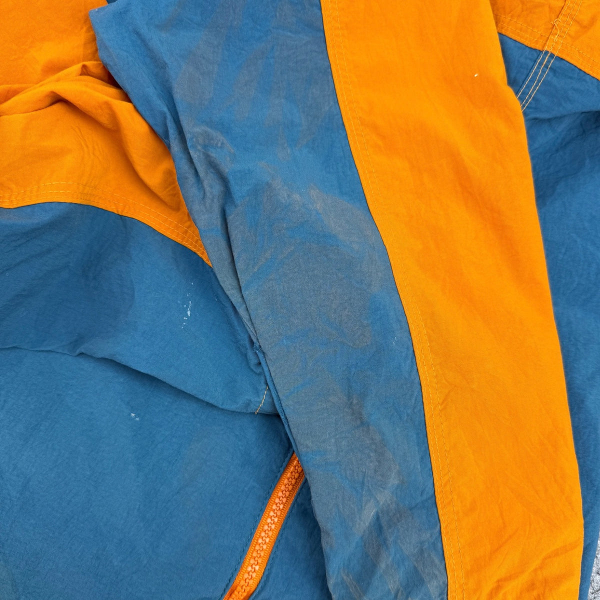 NIKE WINDBREAKER (678)