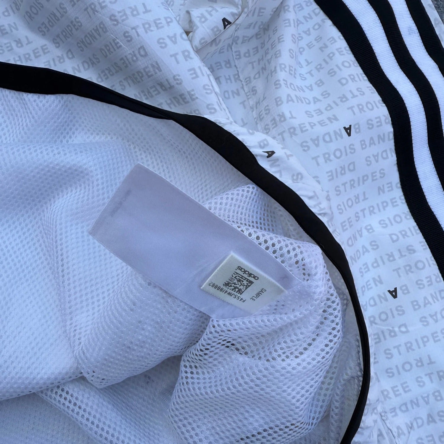 ADIDAS WINDCHEATER (477)