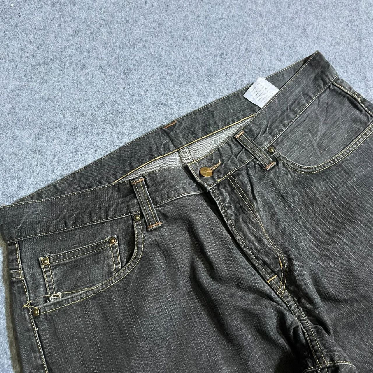 VINTAGE BLACK CARHARTT