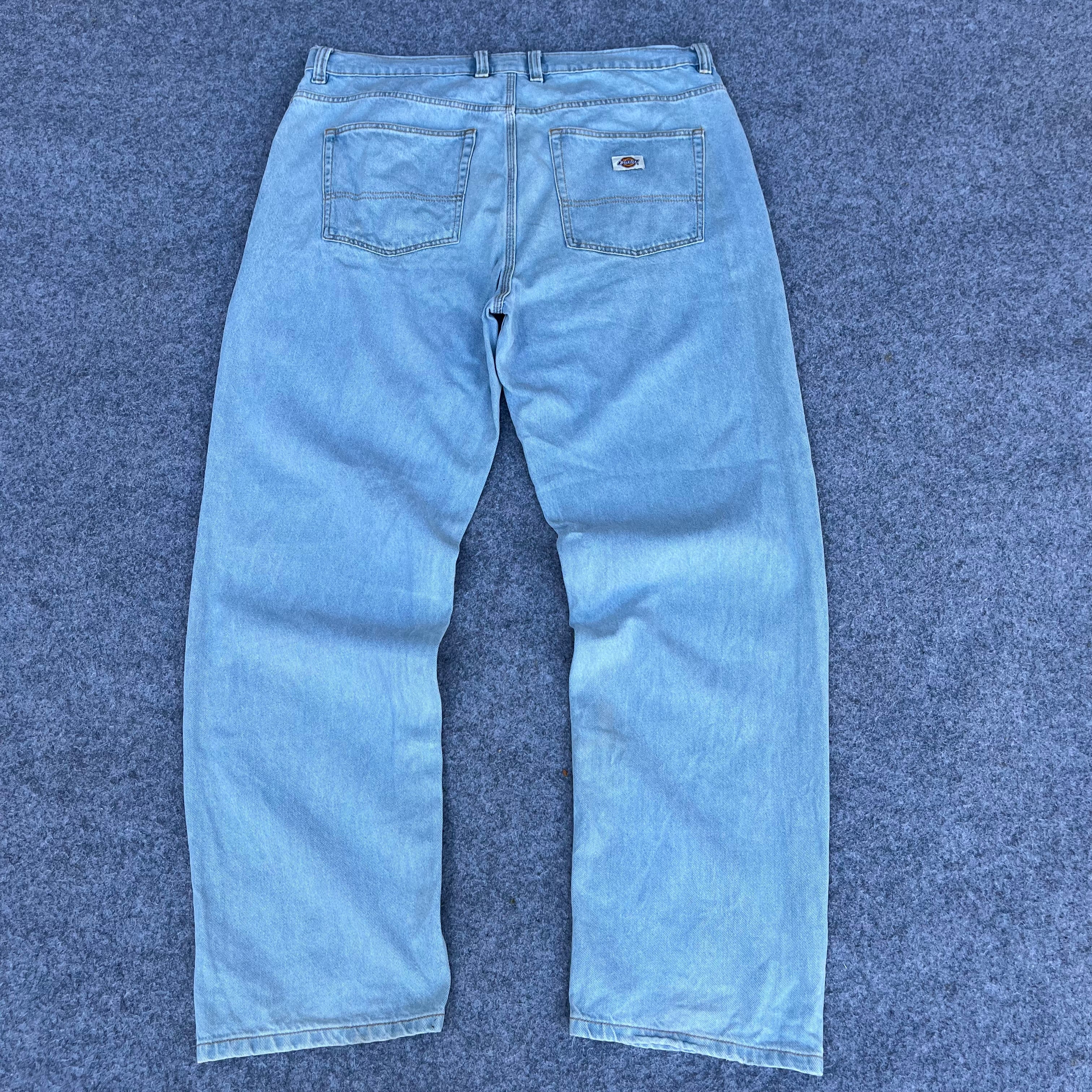 DICKIES (94)