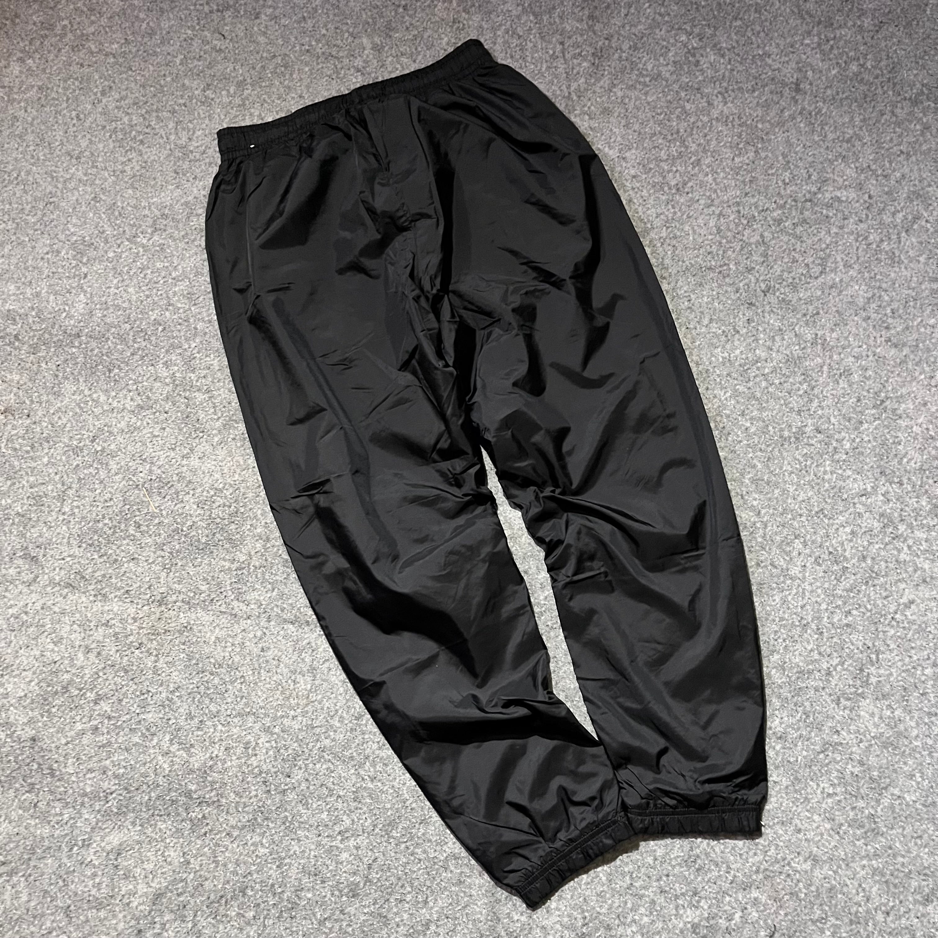 VINTAGE BLACK NIKE