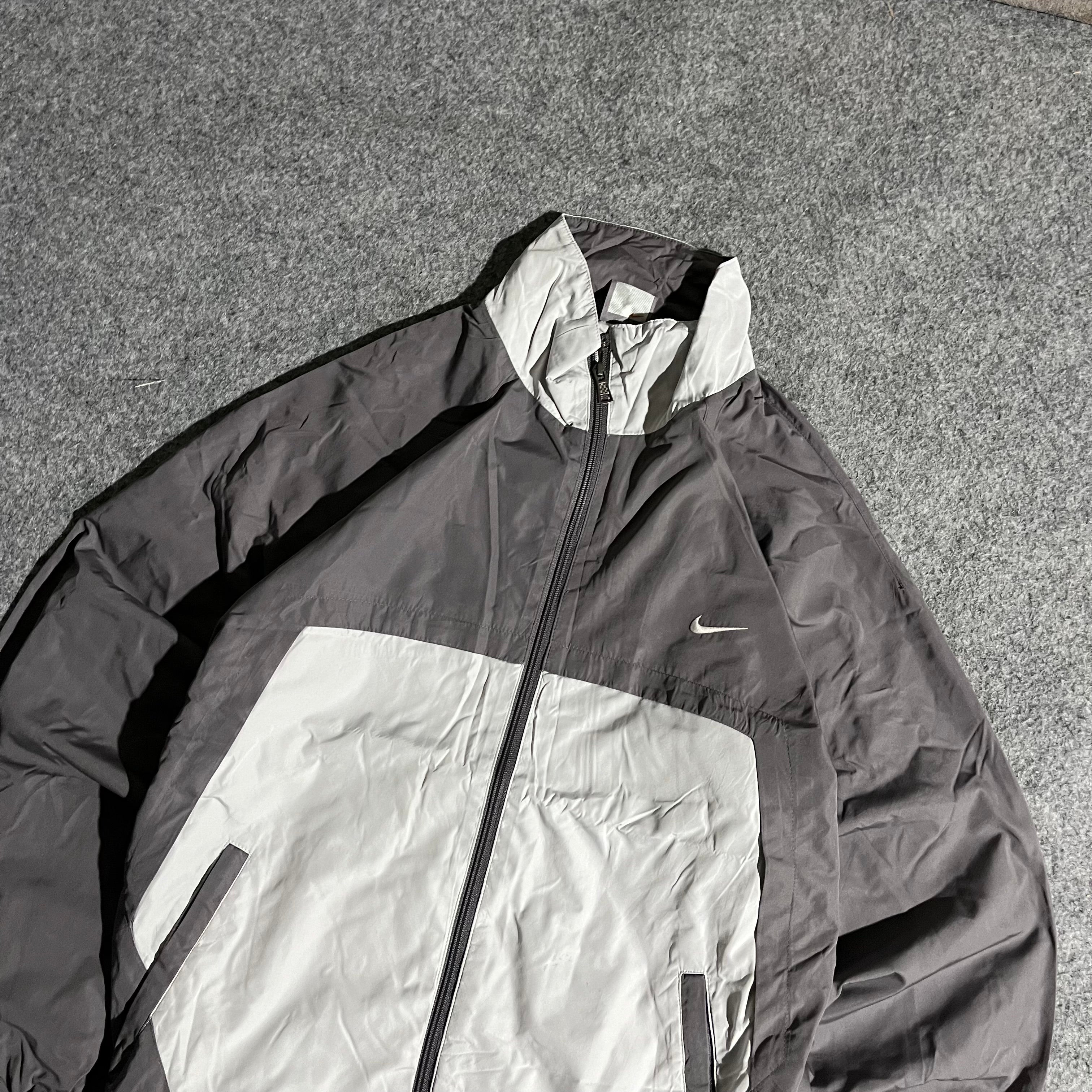 VINTAGE BEST NIKE