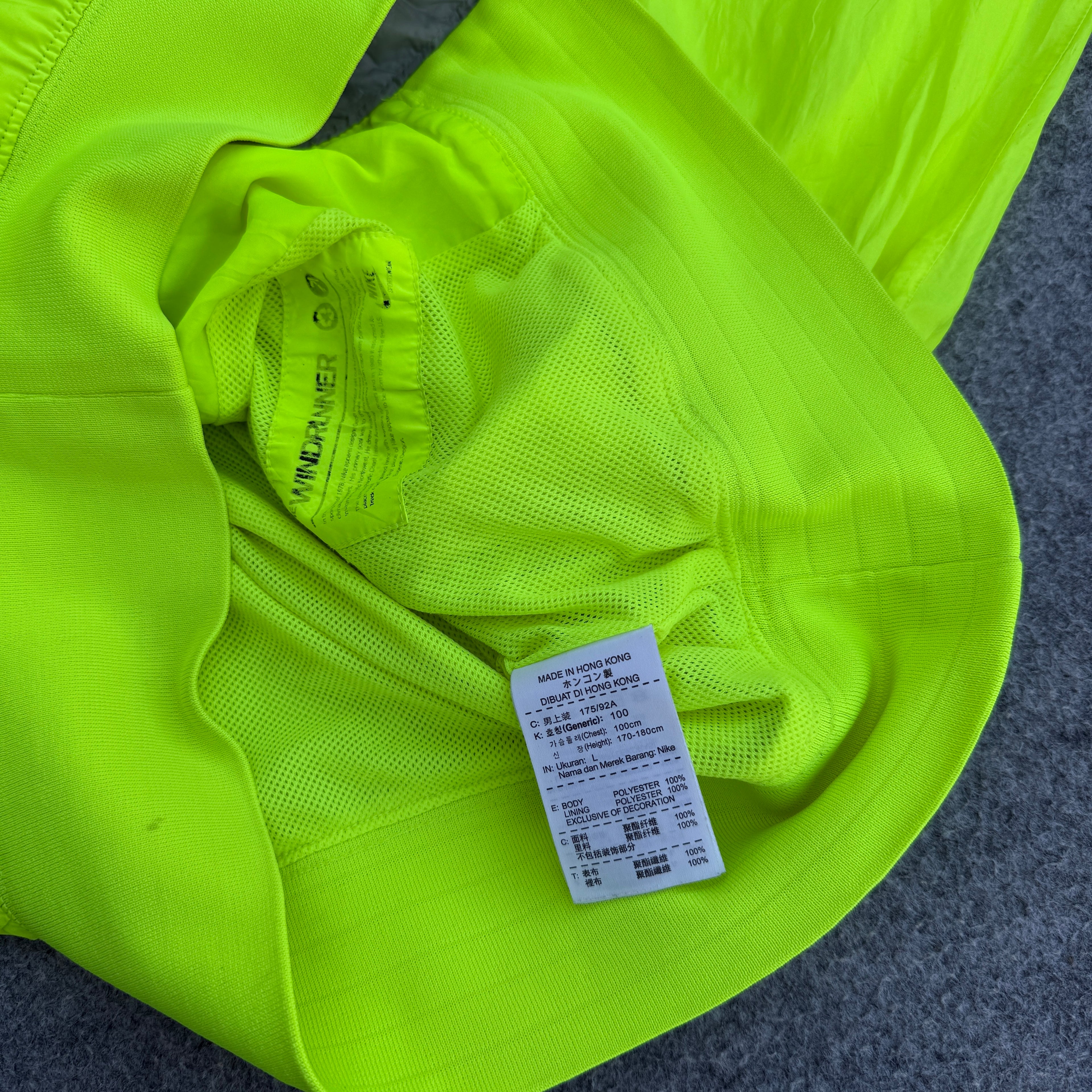 NIKE (32)