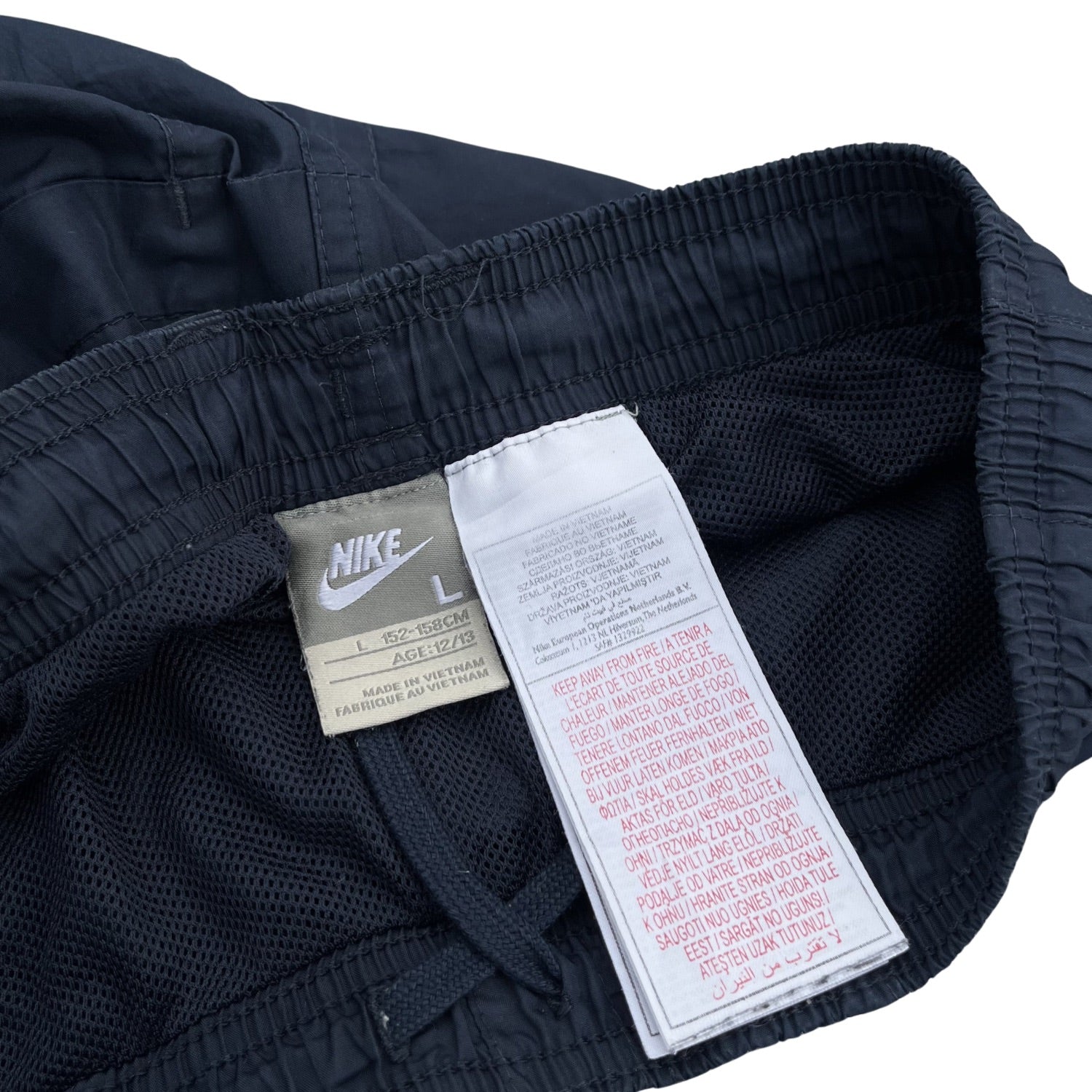 NIKE (215)
