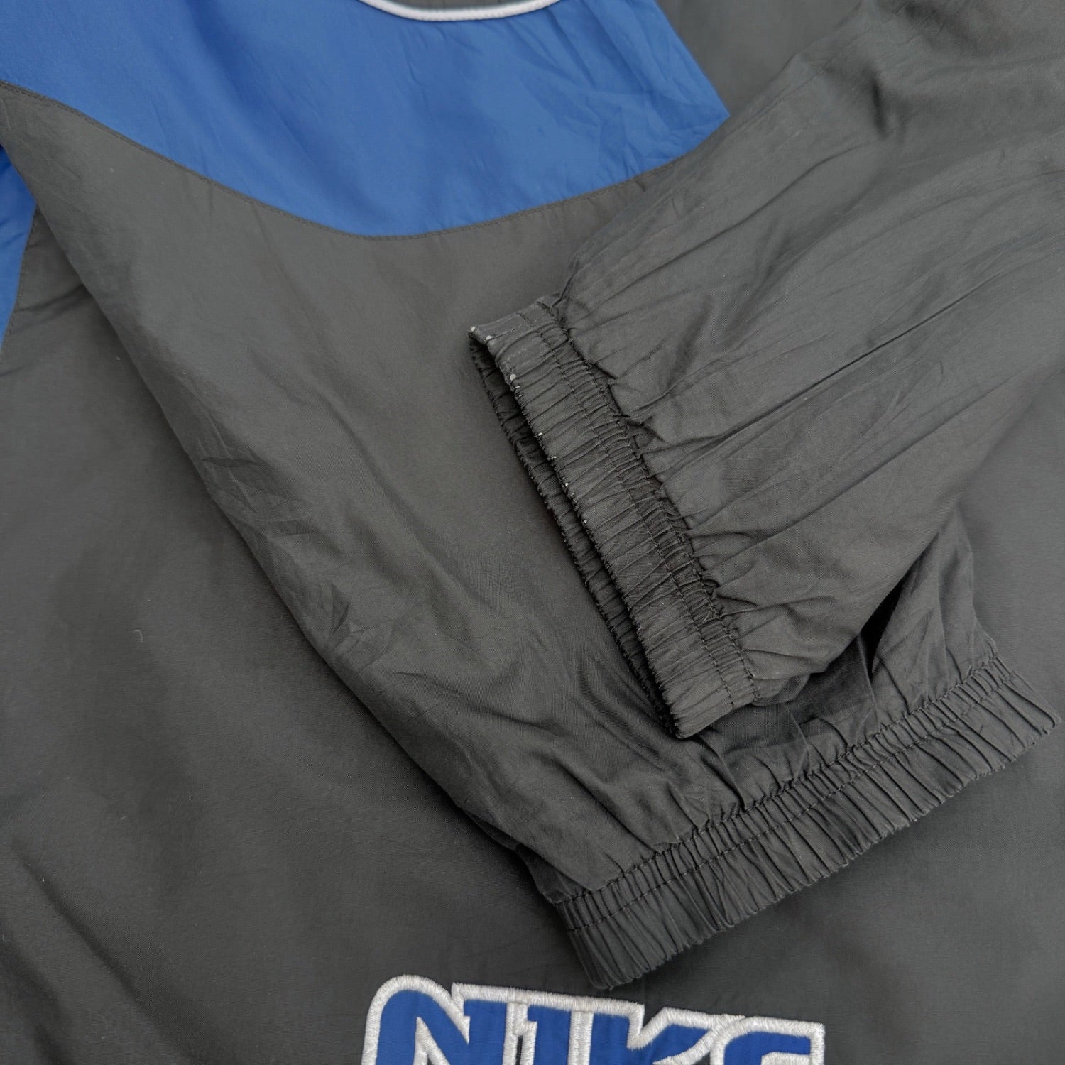 NIKE KIDS JACKET AND GIRLS (XS SIZE)(368)