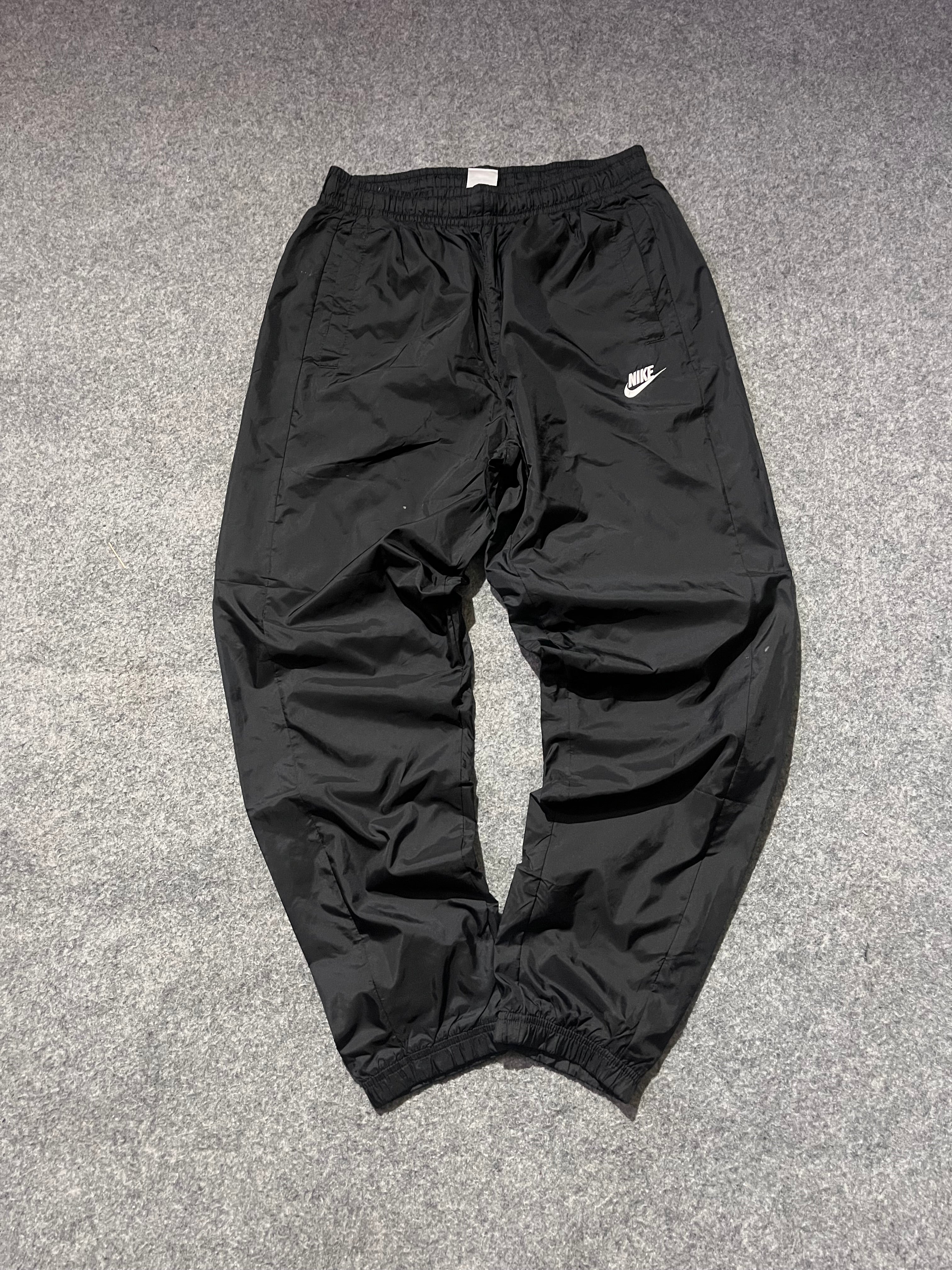 VINTAGE BLACK NIKE