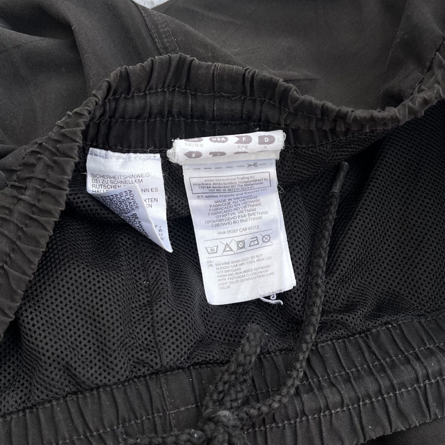 ADIDAS JOGGER (273)