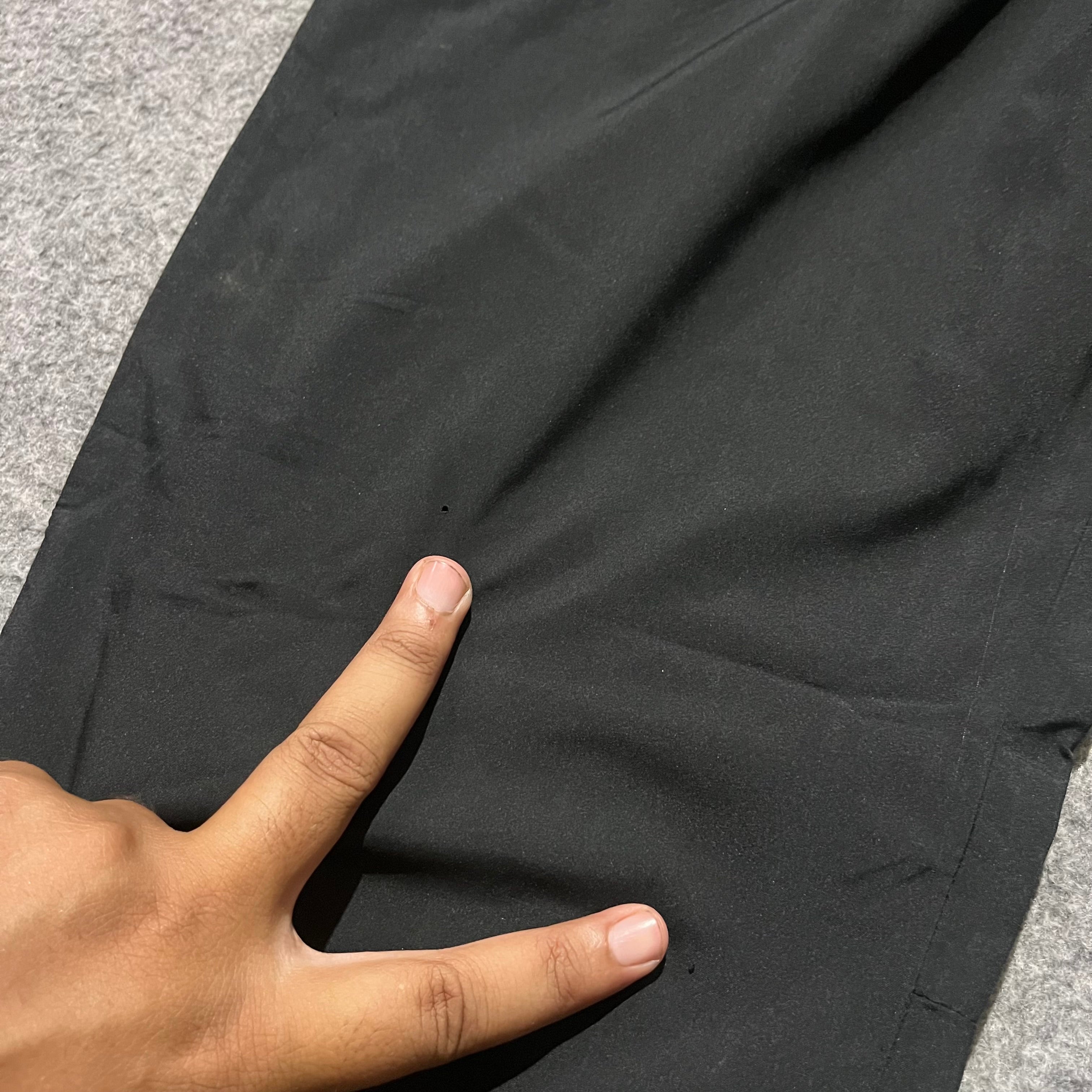 BLACK NIKE