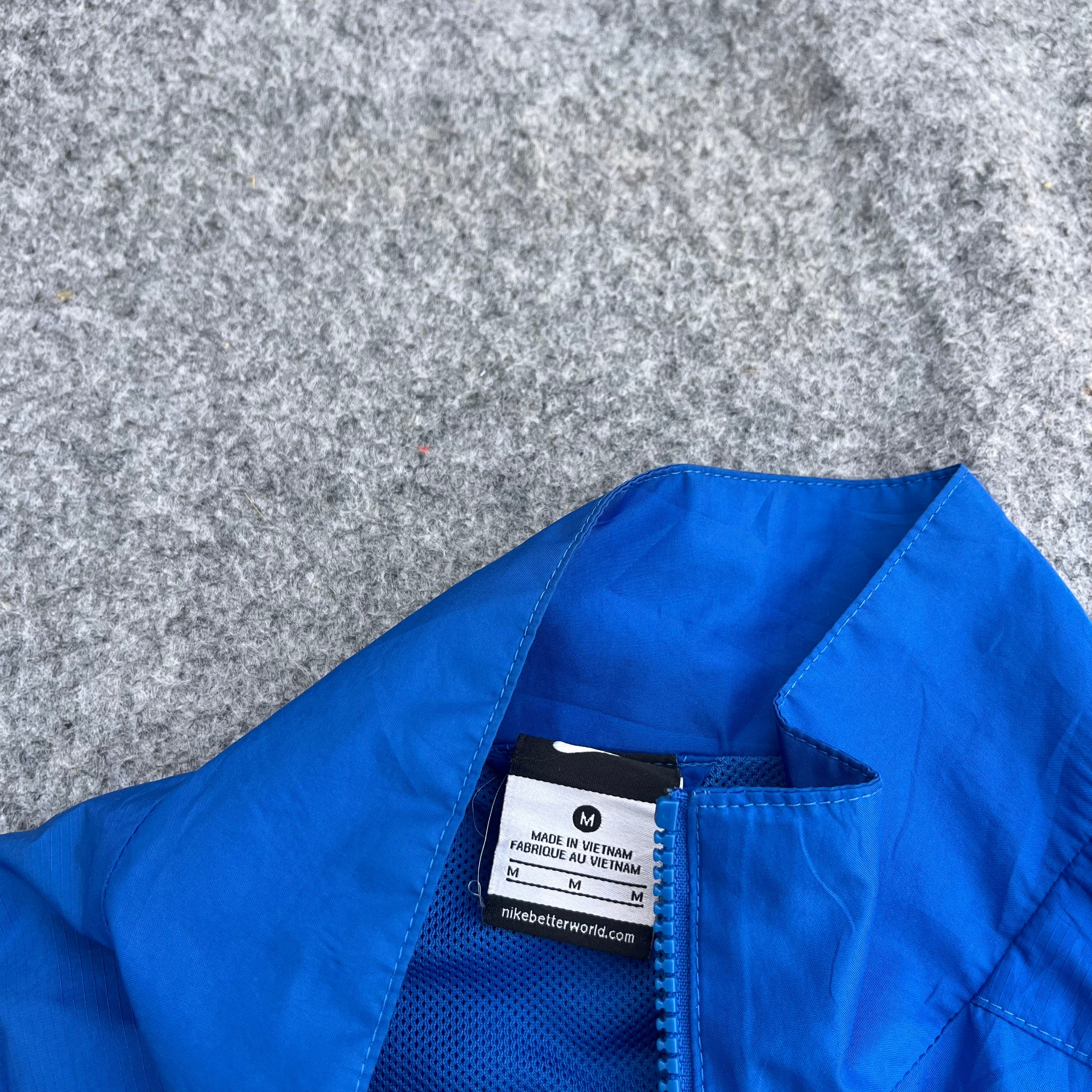 NIKE (50)