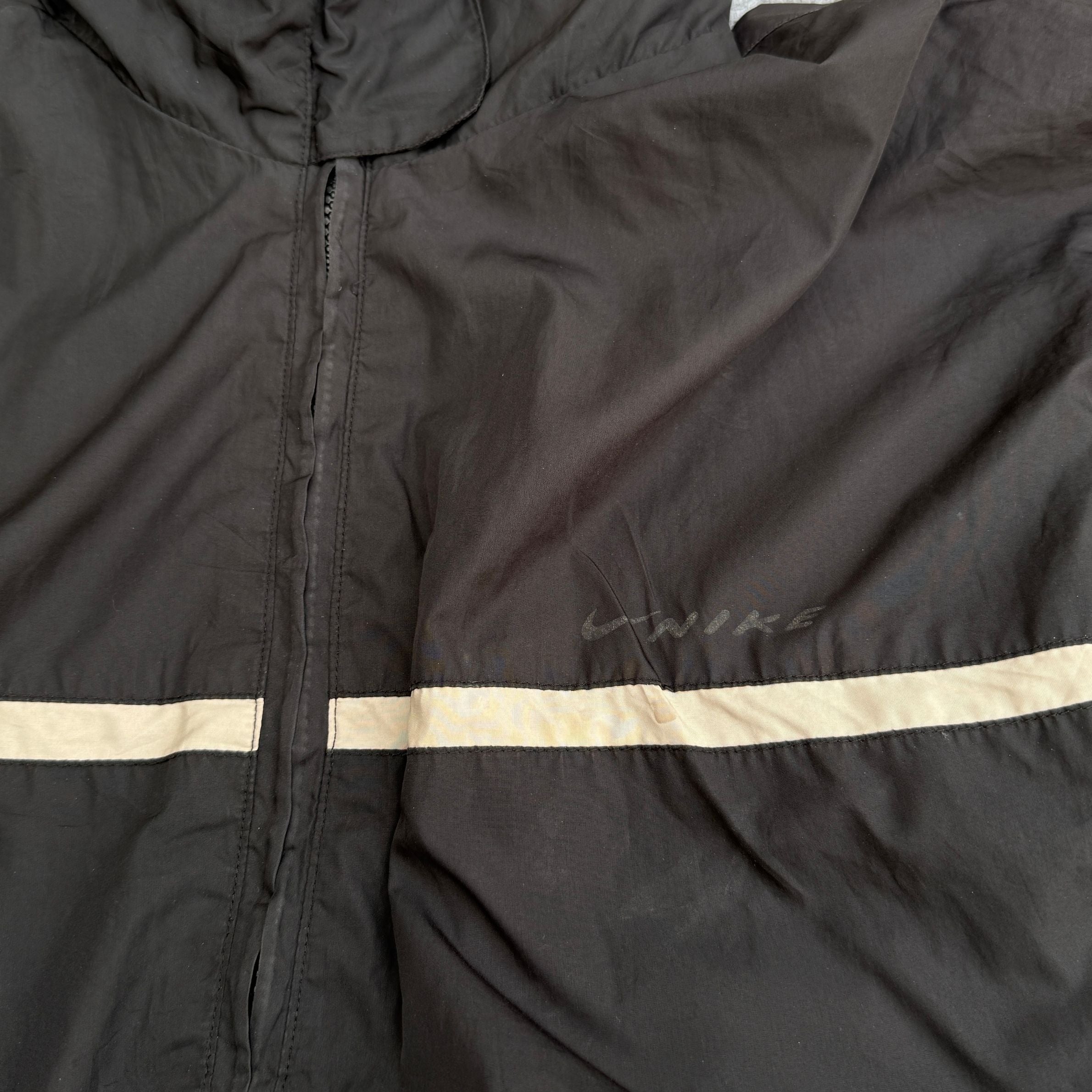 VINTAGE NIKE (230)