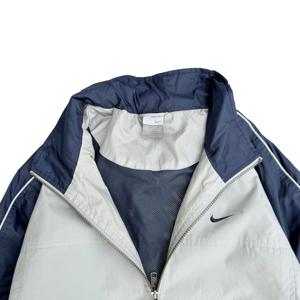 NIKE (235)